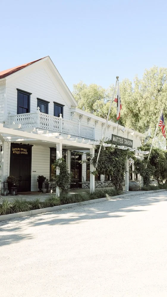 Nicole Schmiedl_Matteis Tavern-01.jpg