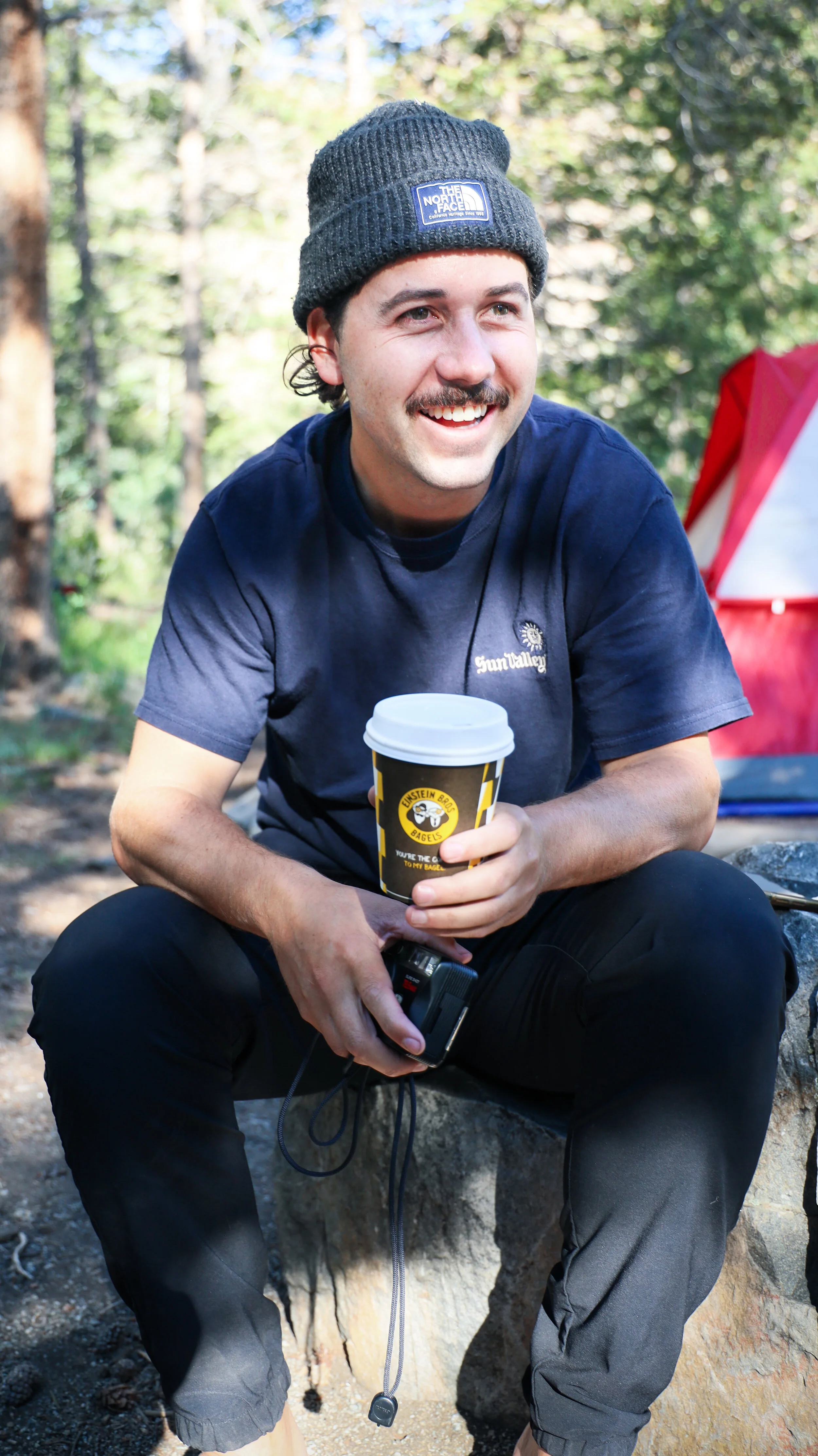 NicoleSchmiedl_EinsteinsBagels-64.jpg