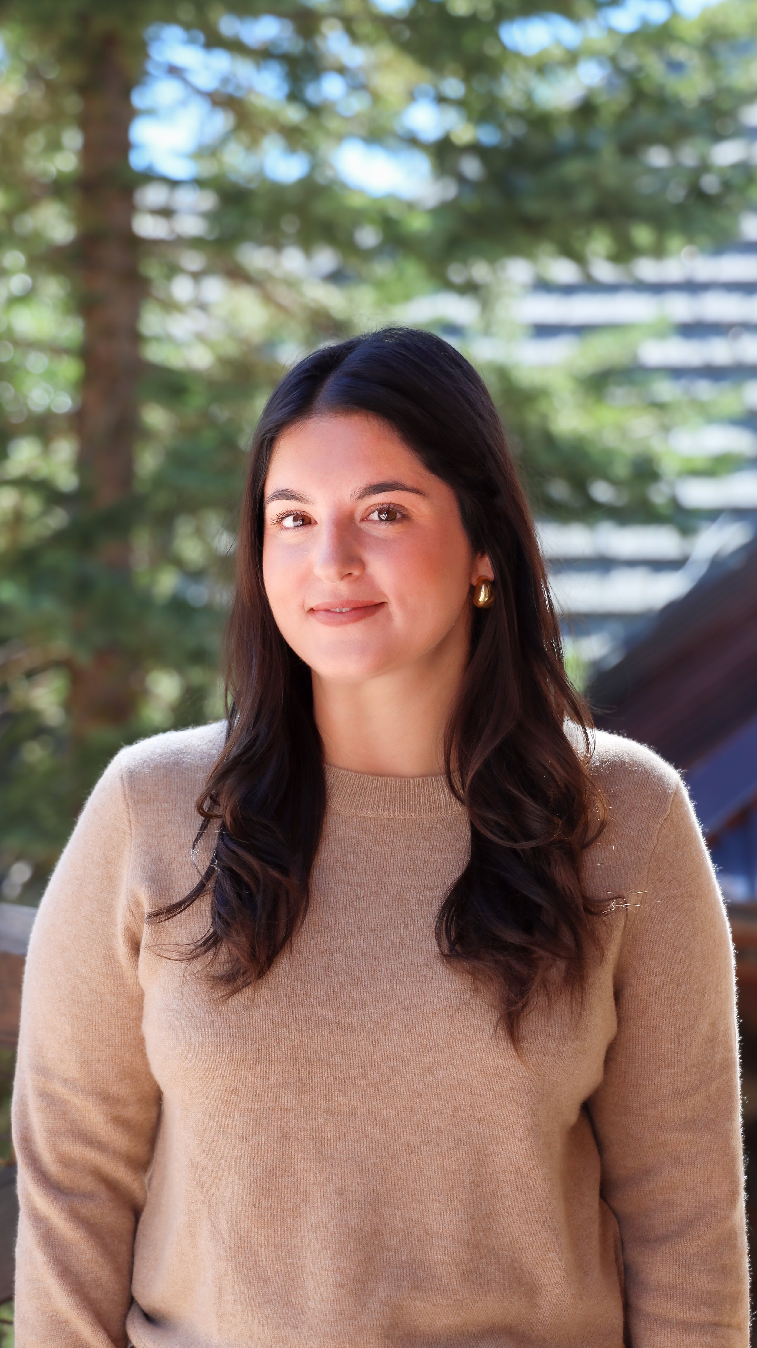 Ebru Altuner Kaufman, Founder of Apres Report, by Nicole Schmiedl Photography