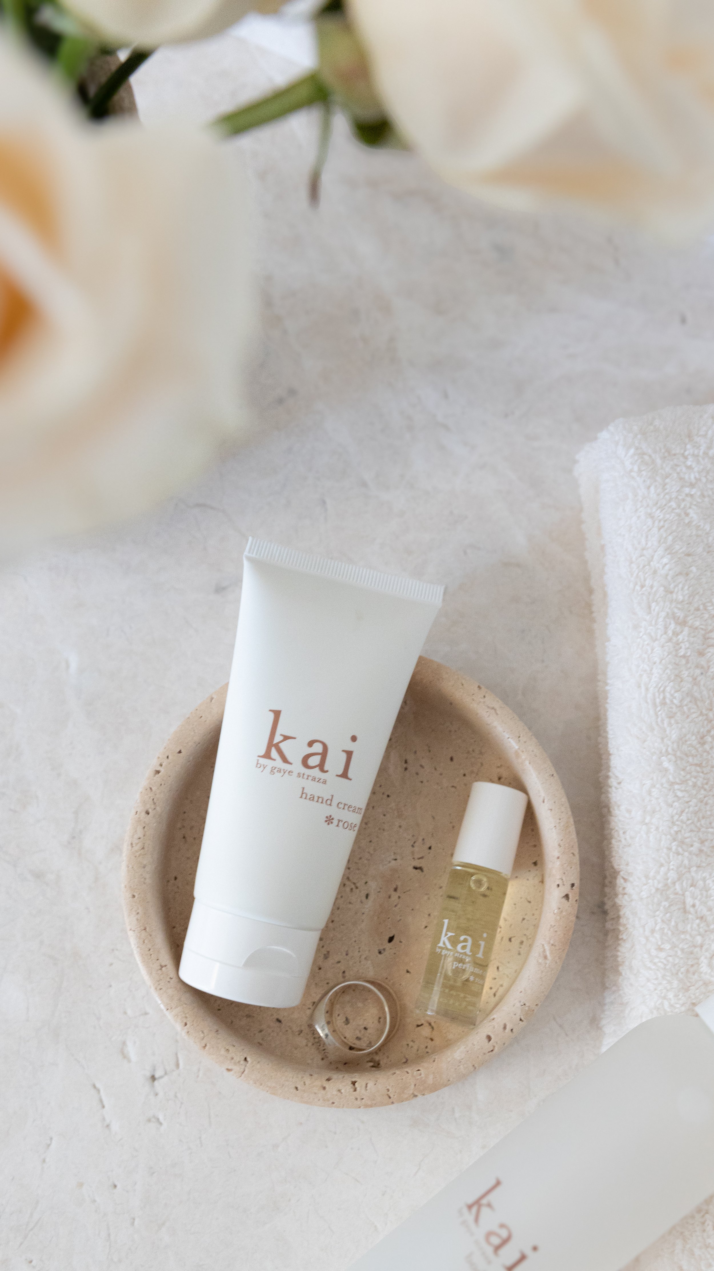 Kai_March 2024_rose perfume oil, body glow, hand cream%0A_Nicole Schmiedl-02.jpg