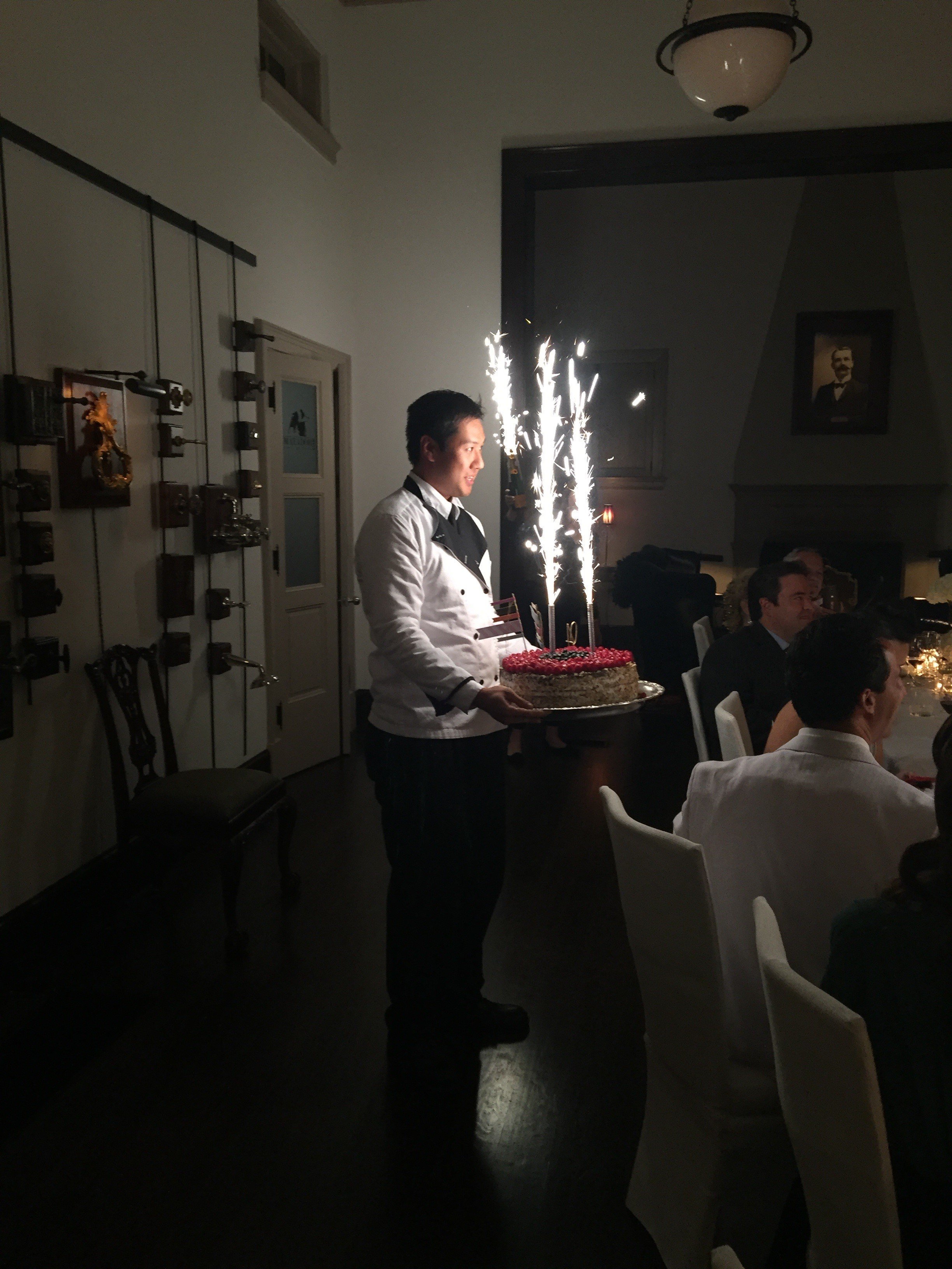 Shih-Hua with cake 02.jpg