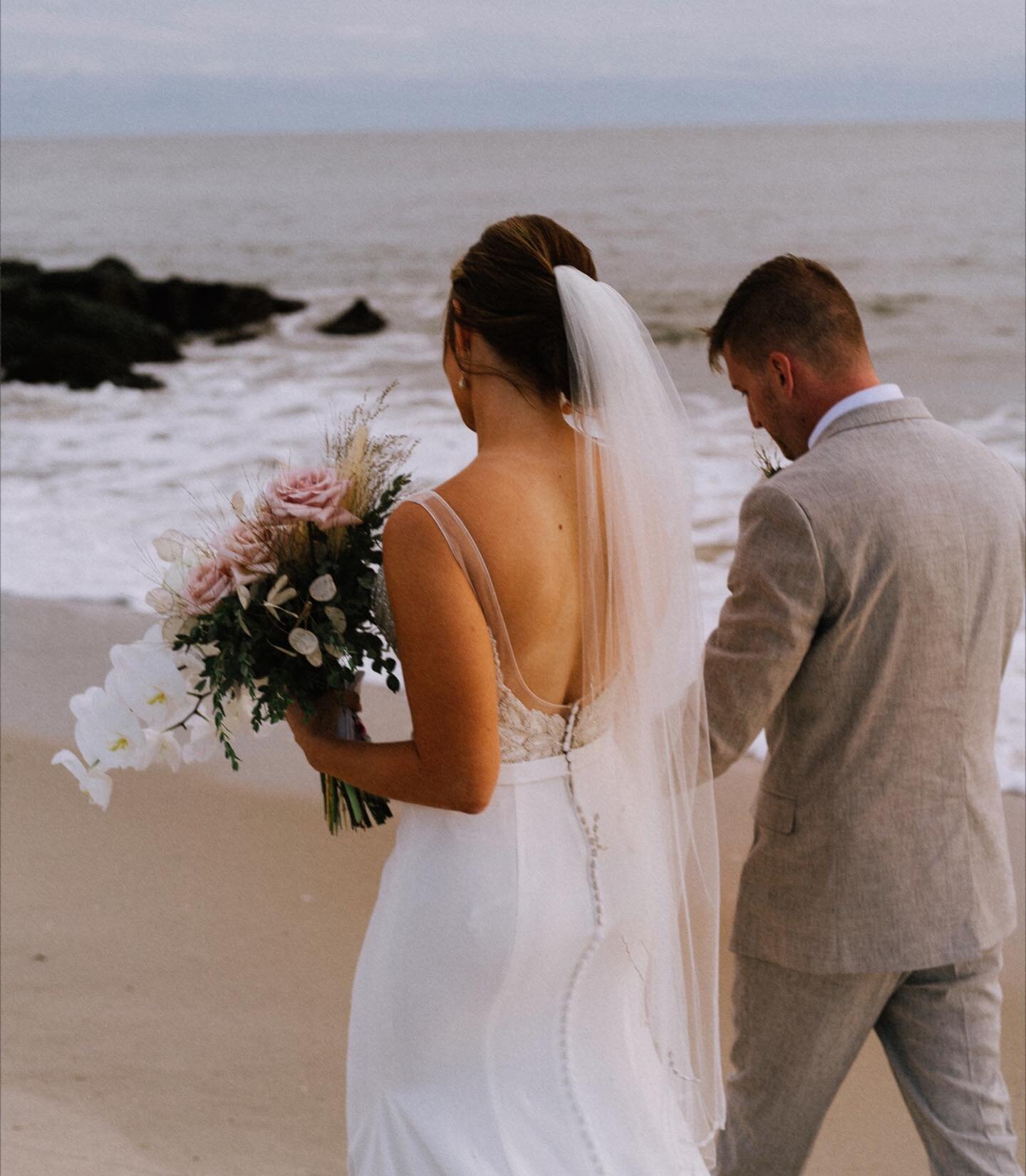 It&rsquo;s crazy how fast time flies by. Happy 1 year to this amazing couple!💍🌊
@01kellyfranks 
@mattyfranks 
.
.
.
.
#capemay #nj #capemaywedding #jabride #weddingphotography #phillyphotographer #weddingphotographer #njphotographer #beachwedding