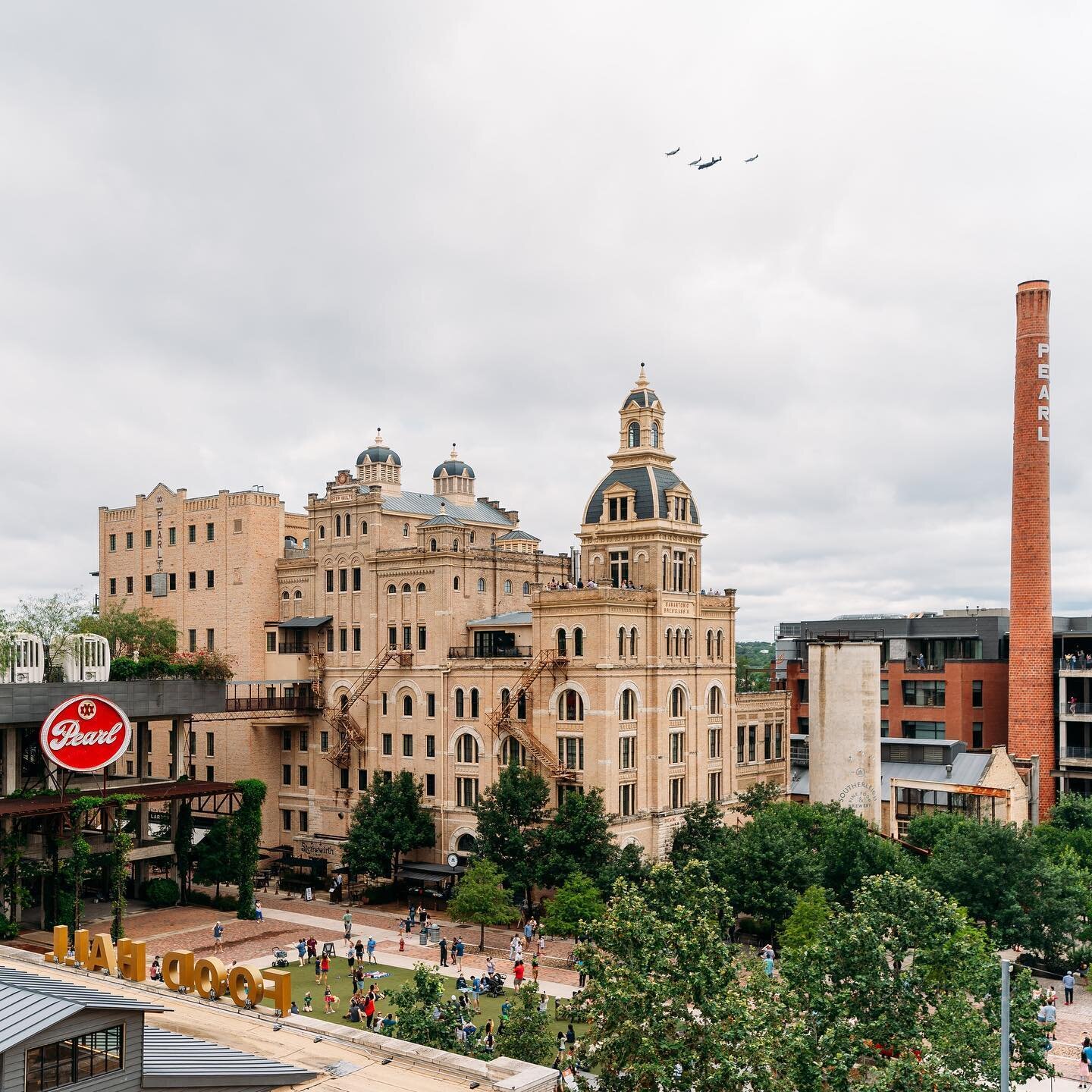 Memorial Day Flyover of Lewis Air Legends in collaboration with the City of San Antonio at Historic Pearl.
#LALMemorialFlyover #sanantonio 
www.onwardgroup.us