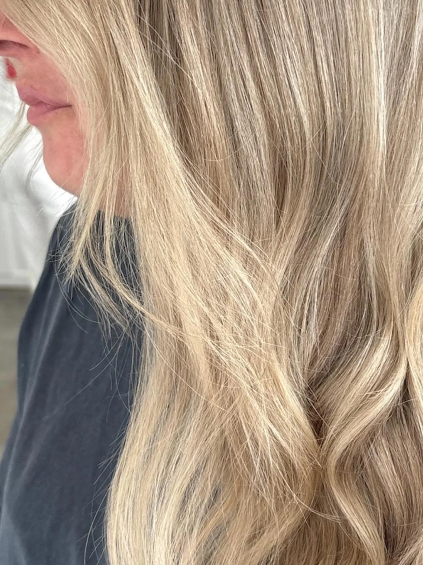 The art of creating a bright, balanced blonde✨ 

No two blondes are the same each have their own unique placements and that is why we are always expanding our knowledge and learning so we can create specially tailored blondes for each clients dream c