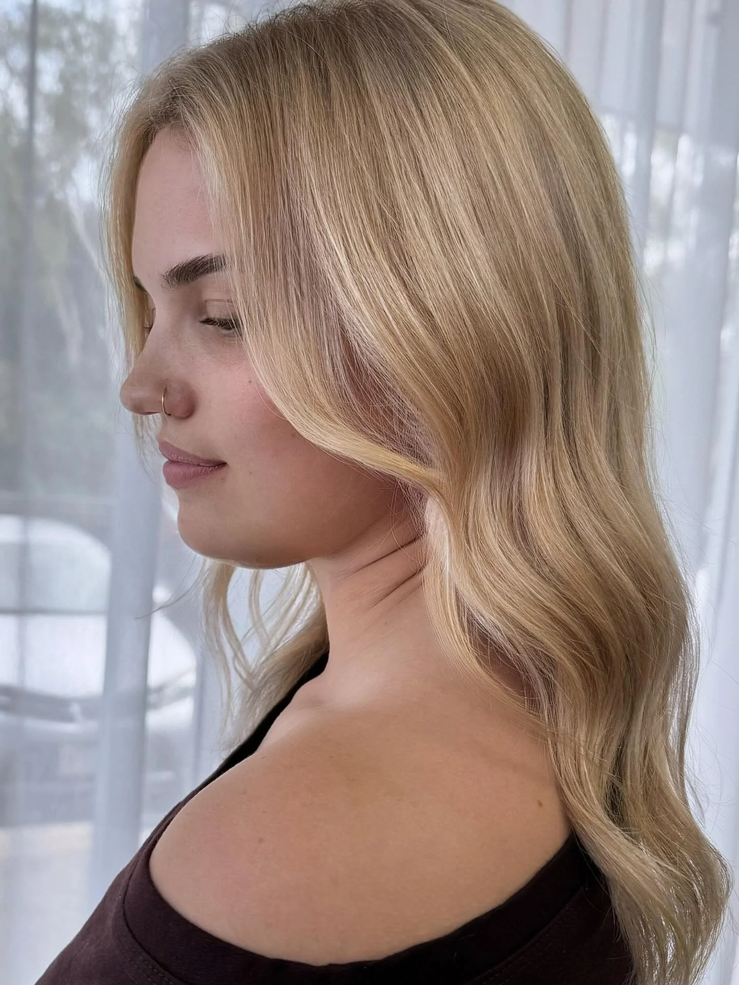 Our top products to increase shine and lock in all the moisture you need in our North Queensland humidity 🔥✨

FRIZZY LOGIC SERUM - Smoothing the cuticle to decrease frizz frizz and lock in moisture paired with a coconut scent that reminds you of the