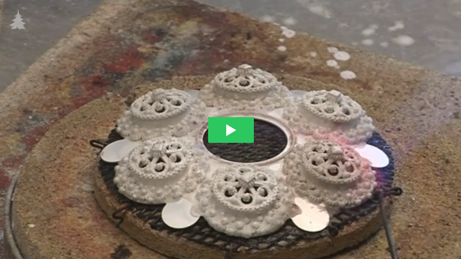 Filigranssølvsmed Dagfinn Bjørkelid, Voss. Publisert av Gyldendal Norsk Forlag AS. 2018.