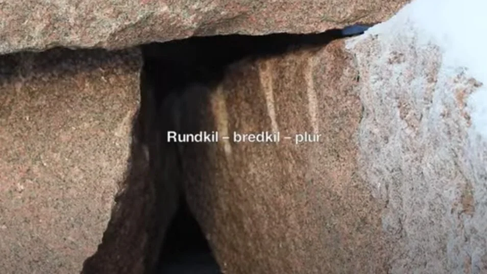 Rundkil - Bredkil - Plur. Smedmester Sven Börjesson viser og forteller om tradisjonelt smijern for steinhuggere. Publisert av Hantverkslaboratoriet, 2013.