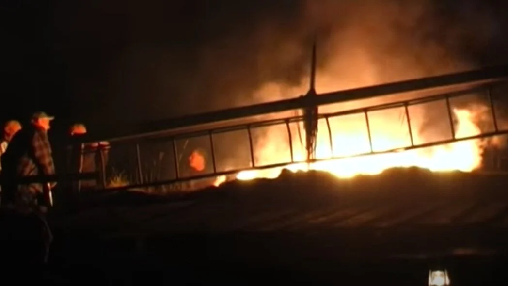 Traditionell kalkbränning på Gotland. I Buttle socken på Gotland bränns fortfarande lokal kalk, en över tusen år gammal tradition. Publisert av Hantverkslaboratoriet, 2013.