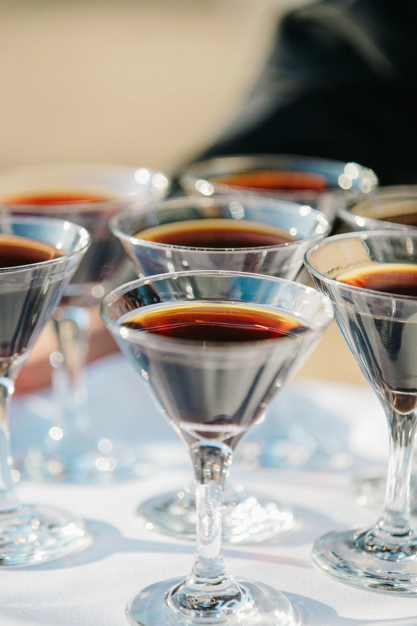 Espresso martinis are basically a December essential. Holiday season, we’re ready for you.
Book your holiday event—because nothing says festive like caffeine  cocktails.
Photography @lerinawinterphoto
Rentals @partypleasers
#EspressoMa