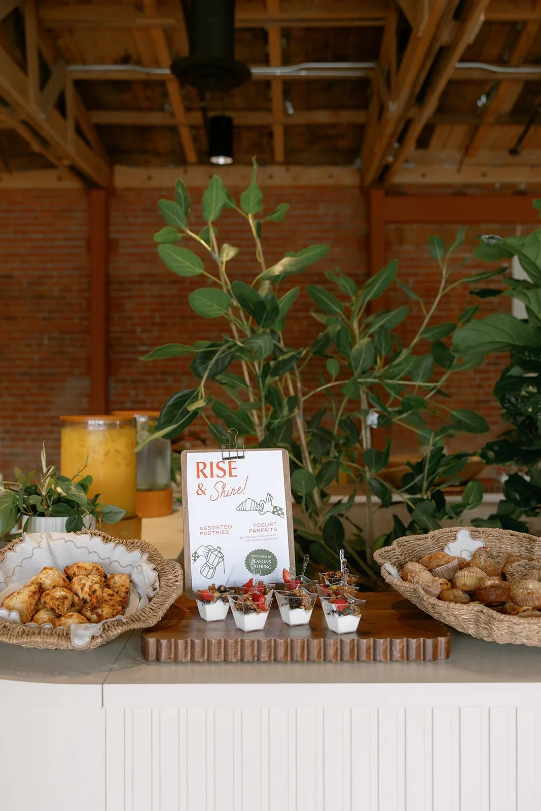 We believe morning bites should feel as thoughtful as the meeting ahead. With house-made pastries and scratch-made granola, every bite is designed to bring people together and start the day with intention.

Photography: @emilyloeppke
Venue: @palomino