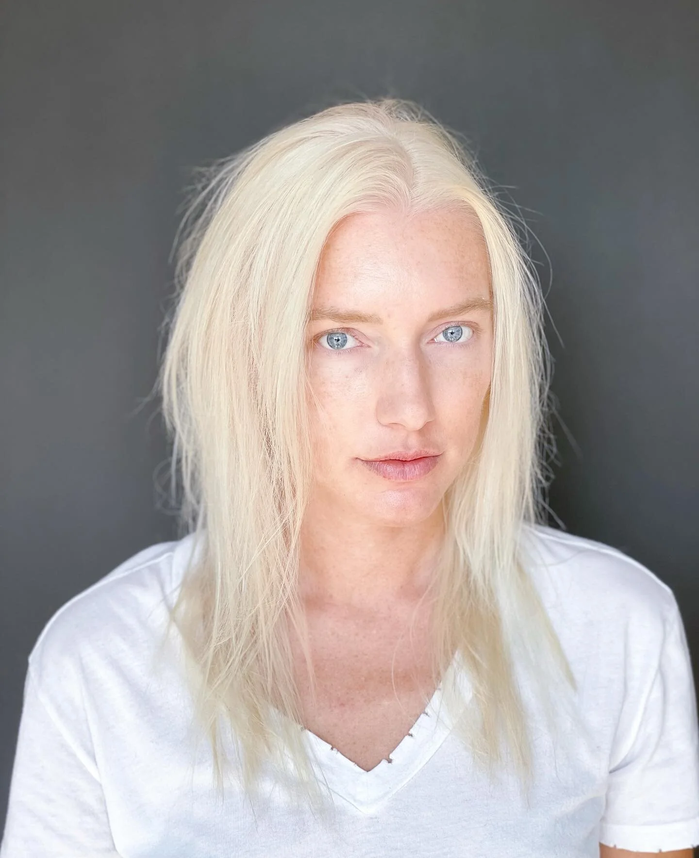 I got a girl crush @lraebancroft 
🎨 me ✂️ @beaubollinger 
.
#wetbleaching #globalbleach technique on Lauren using @joico #kpakcremelightener 
.
#thecolorpusher #blondehair #blonde #whiteblonde #platinumblonde #bleachandtone #dallashairstylist #dalla