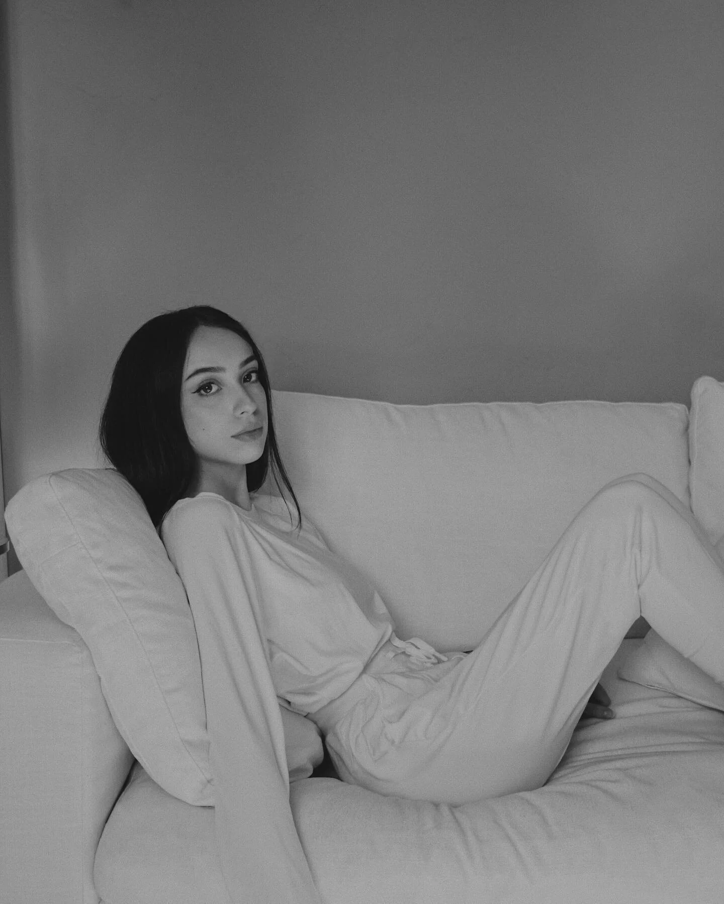 as the world is becoming normal again i am torn between dressing as if i just walked off a 90s mugler runway 24/7 and never getting out of athleisure wear ever again, which was a look i was so opposed to pre-pandemic&hellip; yet here we are&hellip;