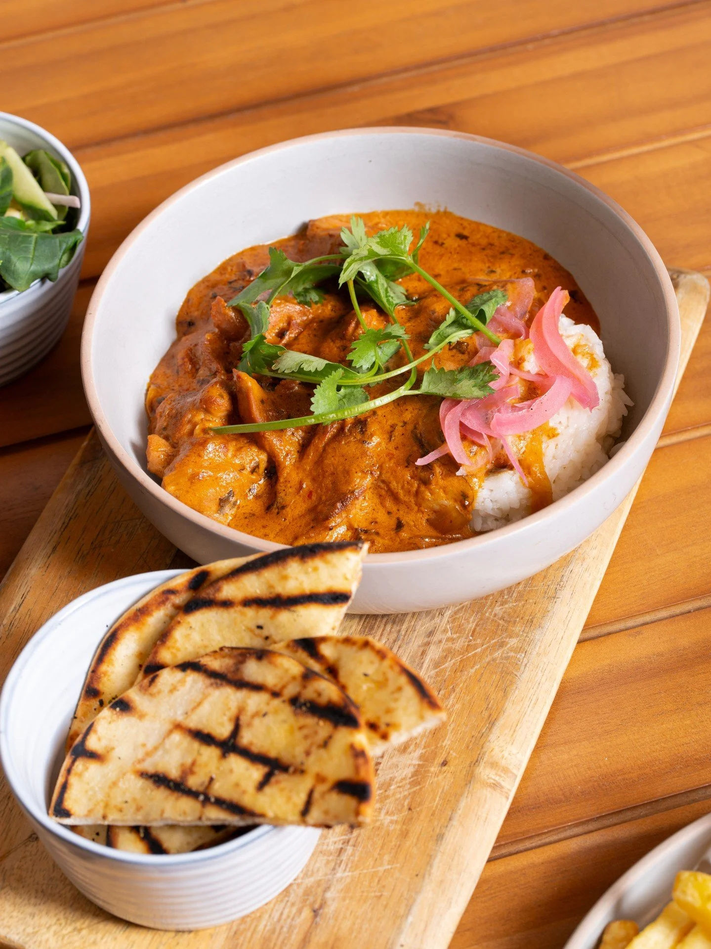 Curry with chips or rice? The choice is yours 😌

Join us for Curry Night every Monday. Book your table now via the link in bio.