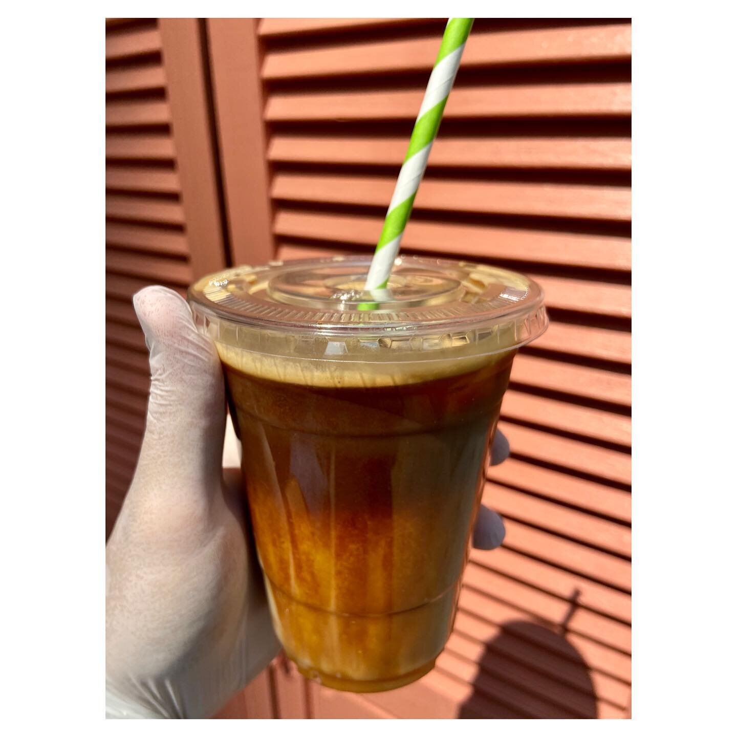 Iced salted caramel latte! 🍮 🧊 ⚡️ Come and get one to help you go through this hot day.
.
.
.
#organic #espresso #oatmilk #icedlatte #coffeeaddict #coffeeshop #dtla #summervibes