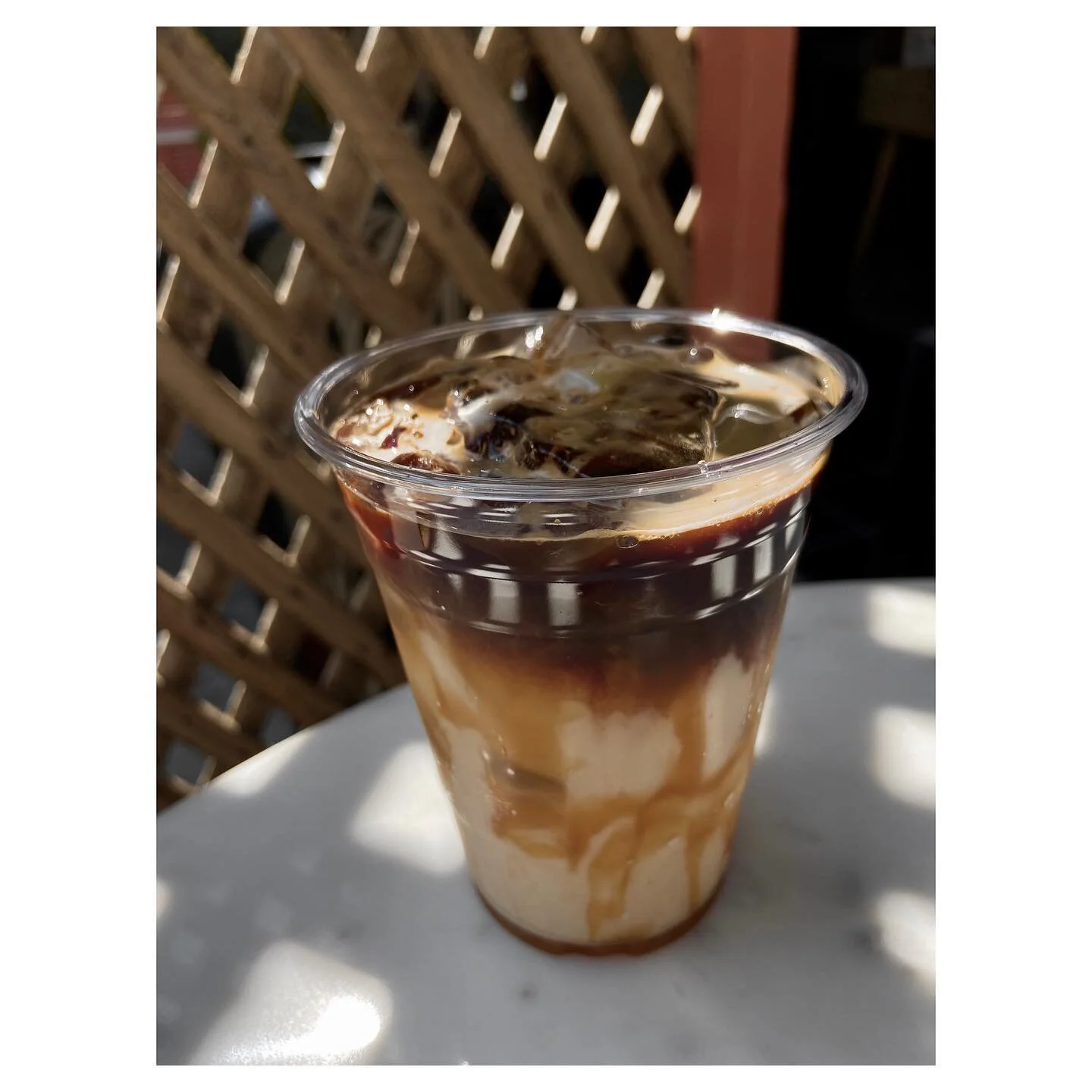 Iced Salted Caramel Latte 🍮⚡️🧊
Our new iced coffee is on 🔥 
.
.
.
#organic #coffeebeans #icedcoffee #icedlatte #oatmilk #coffeeshop #localbusiness #dtla #downtownla #mmemrla