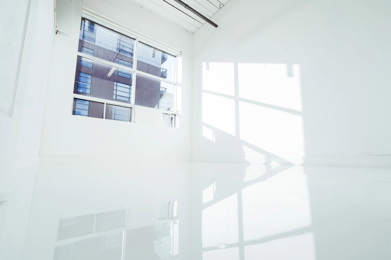 direct natural sunlight daylight studio in all-white room
