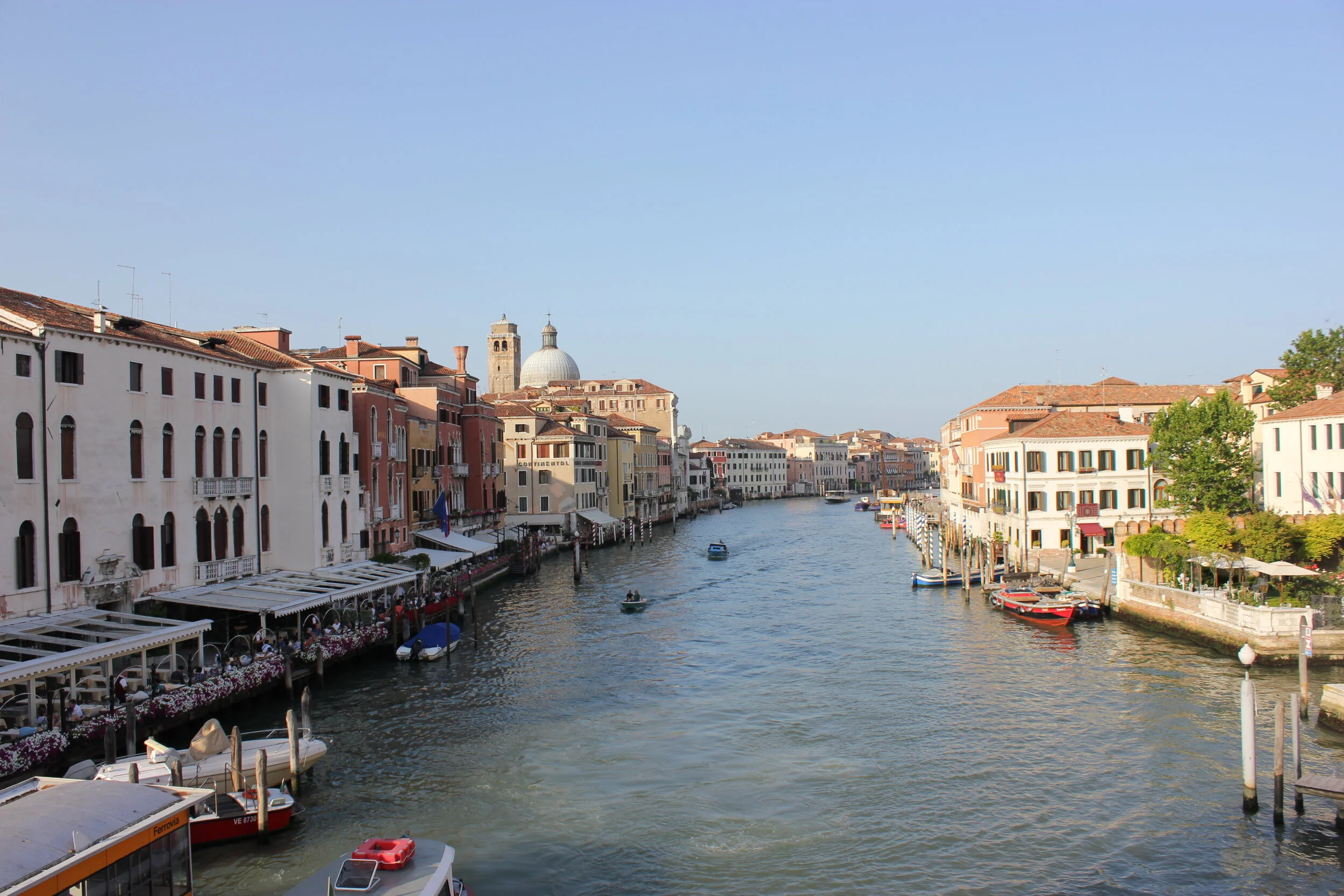 Venice 1. 
Photographed and edited by Amyra Atheefa, 2016. 