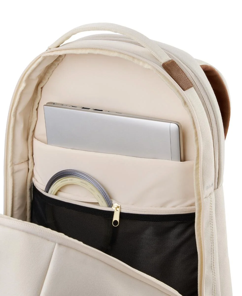 WR8054801_5_RF_LAWN_COLLECTION_TENNIS_BACKPACK_Cream_Leather.png.cq5dam.web.1200.1200.jpeg