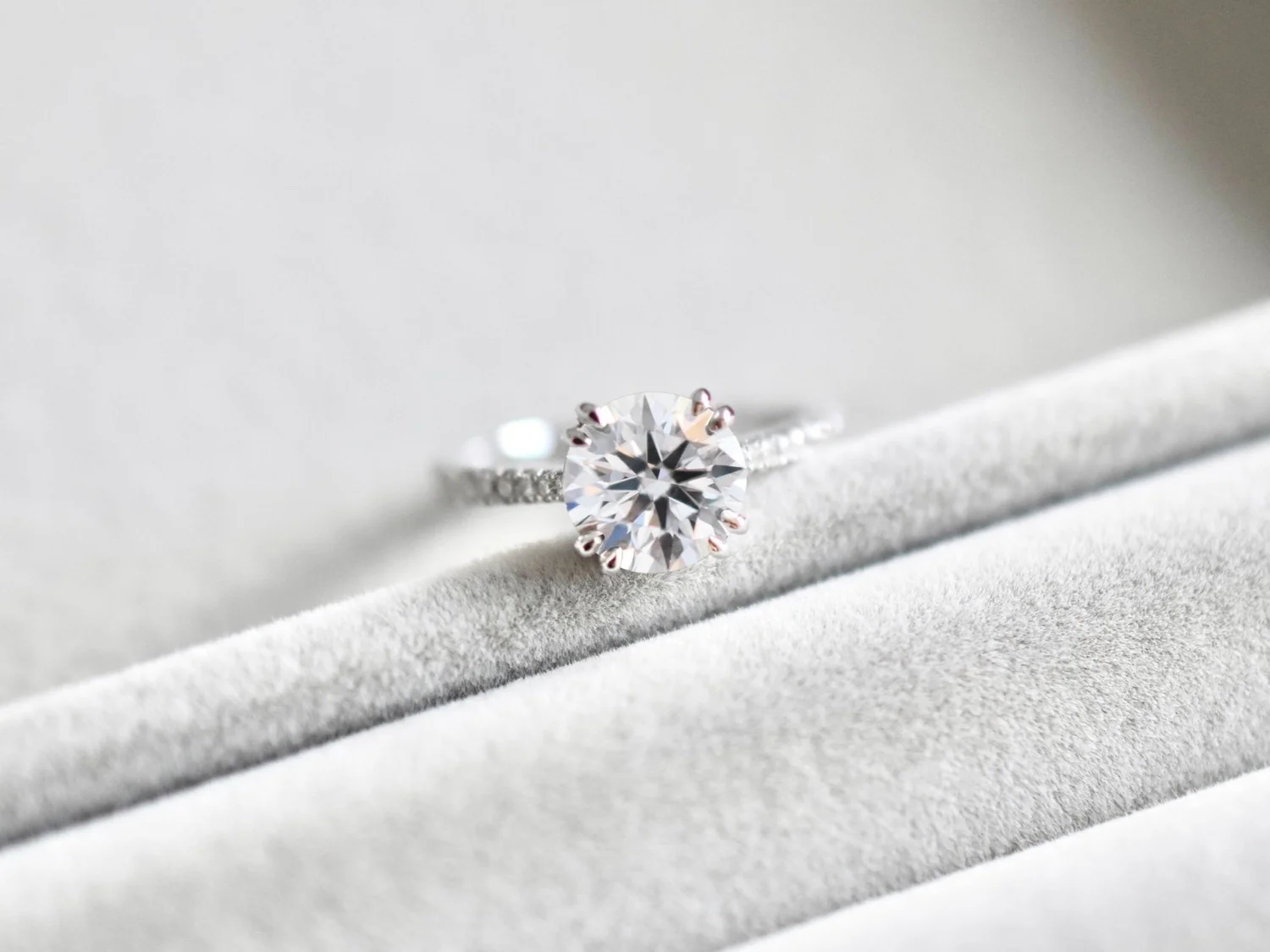 Customized Engagement Ring Singapore: Personalized Designs for Every Couple