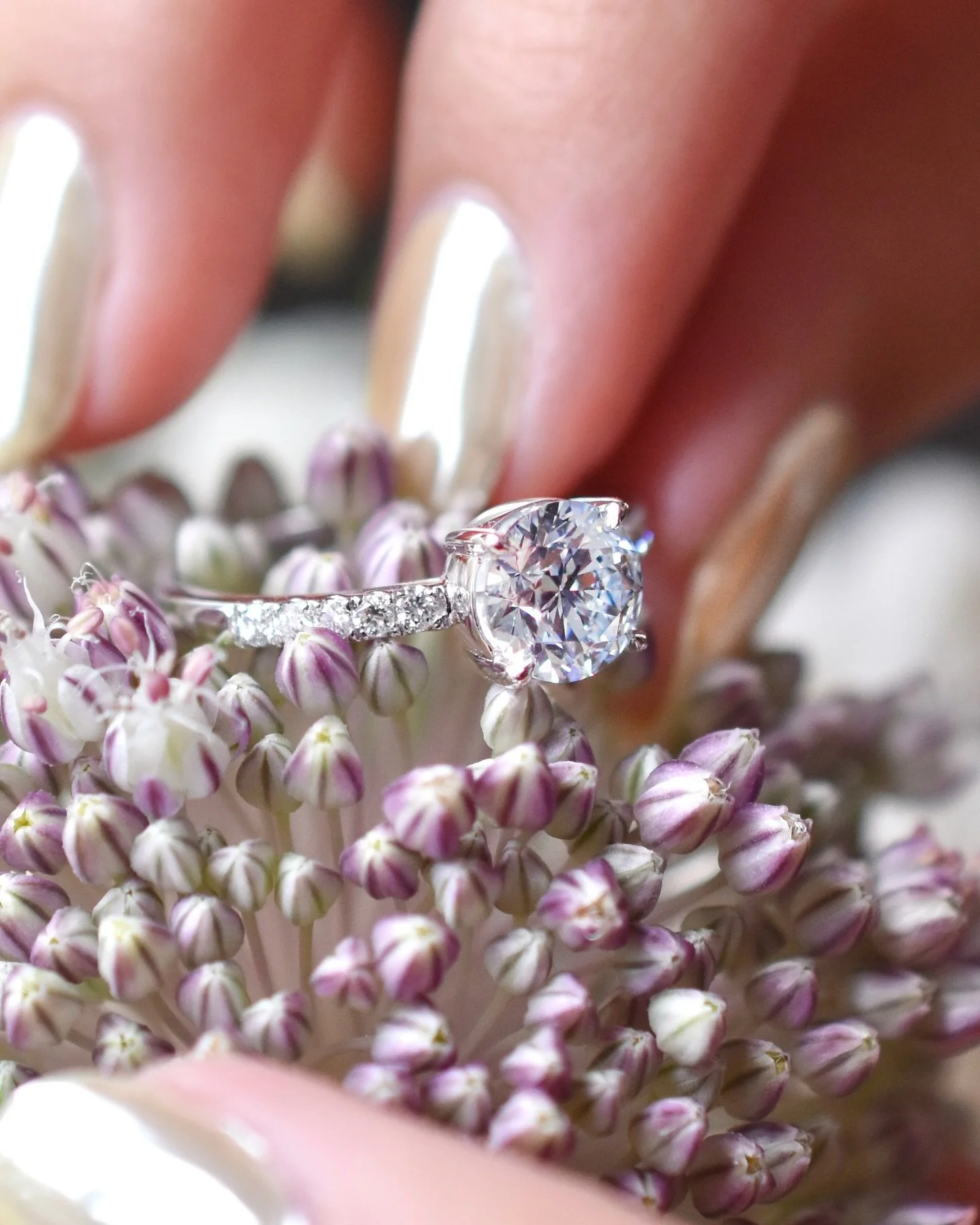 Like frost on a winter morning, this blue diamond sparkles softly ❄️💎