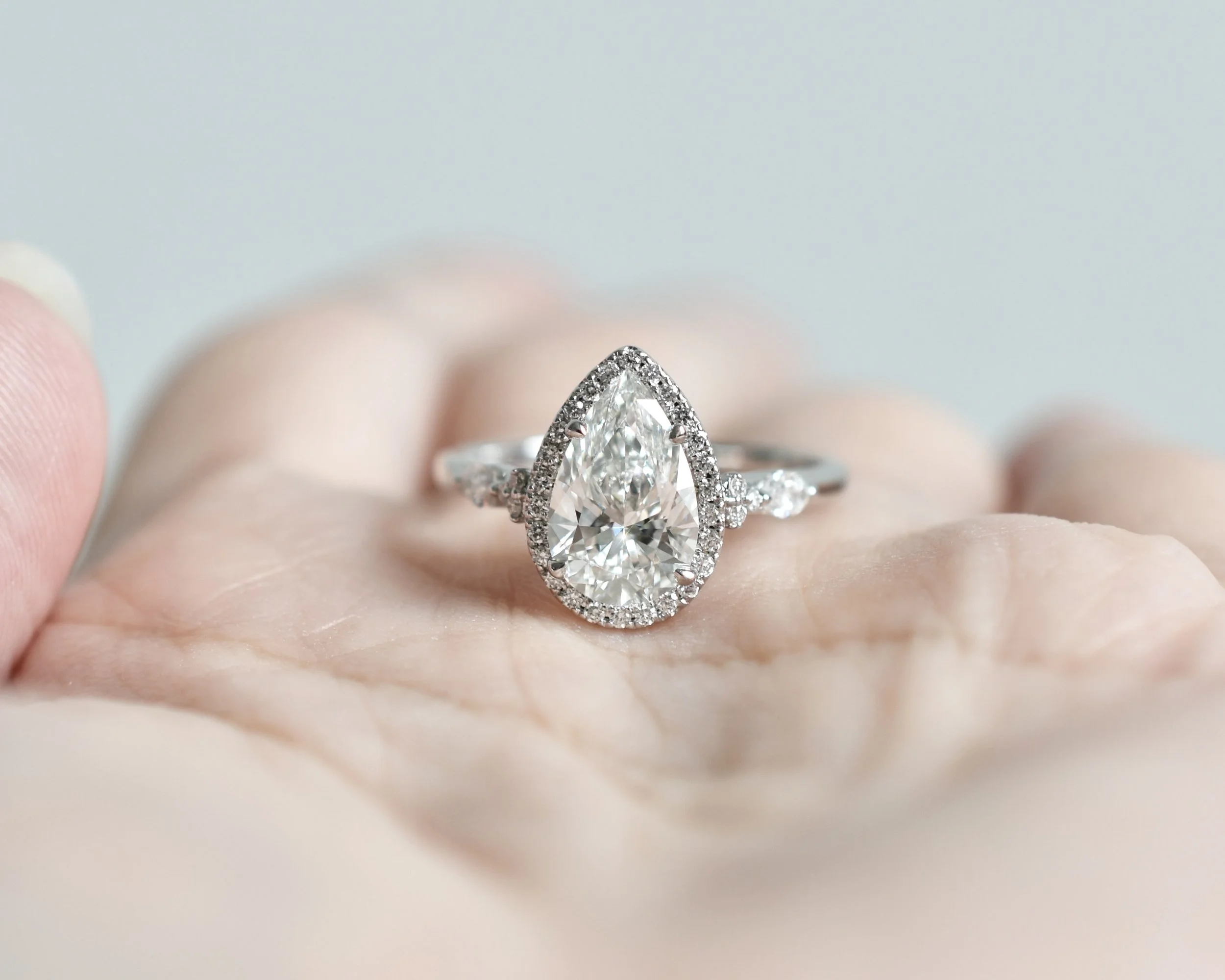 6 Pear Diamond Engagement Ring Designs to Inspire You