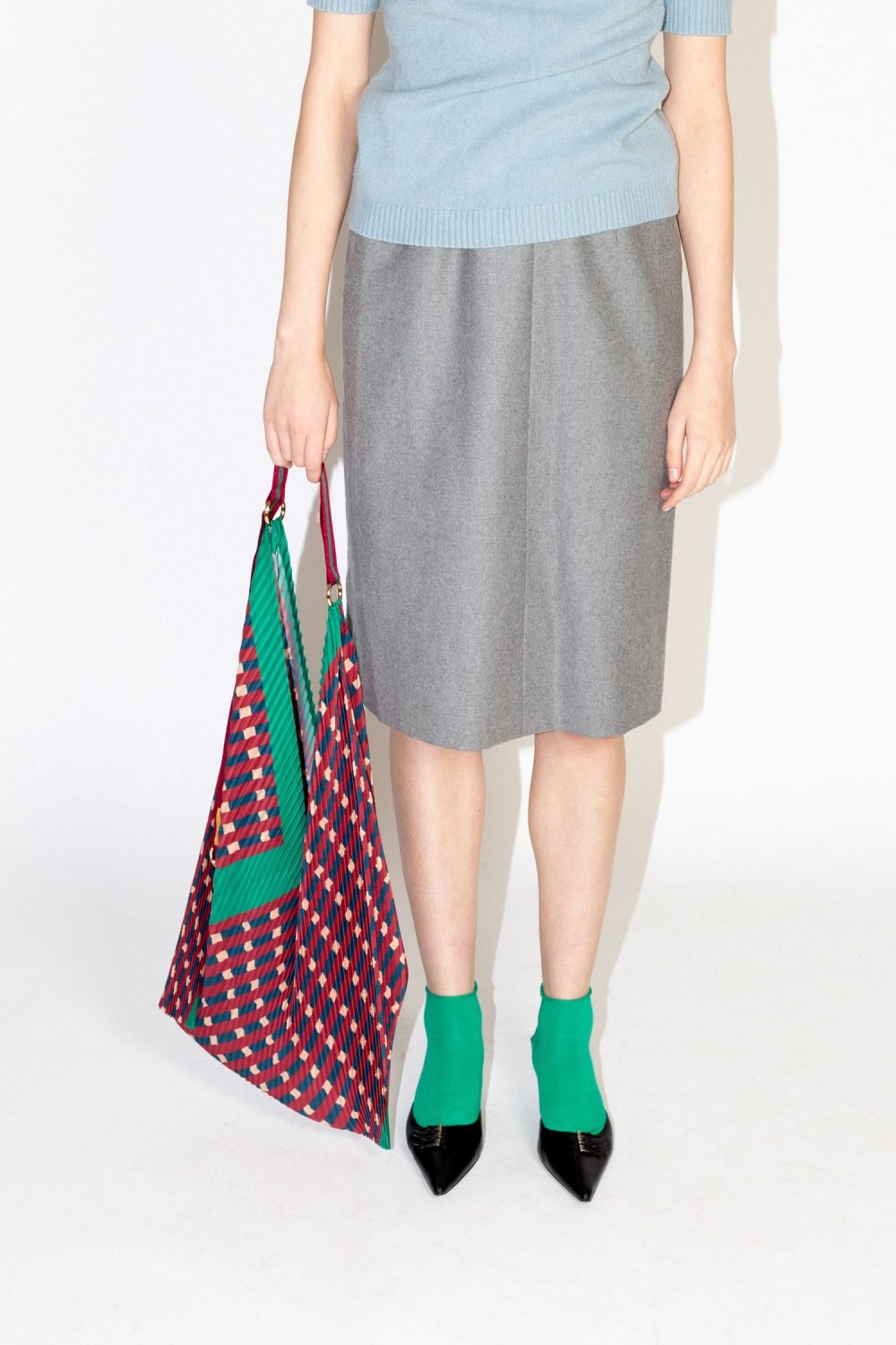 Multitudes-pleated-Y-bag-Sophia-green-2-low-1000x1500.jpg