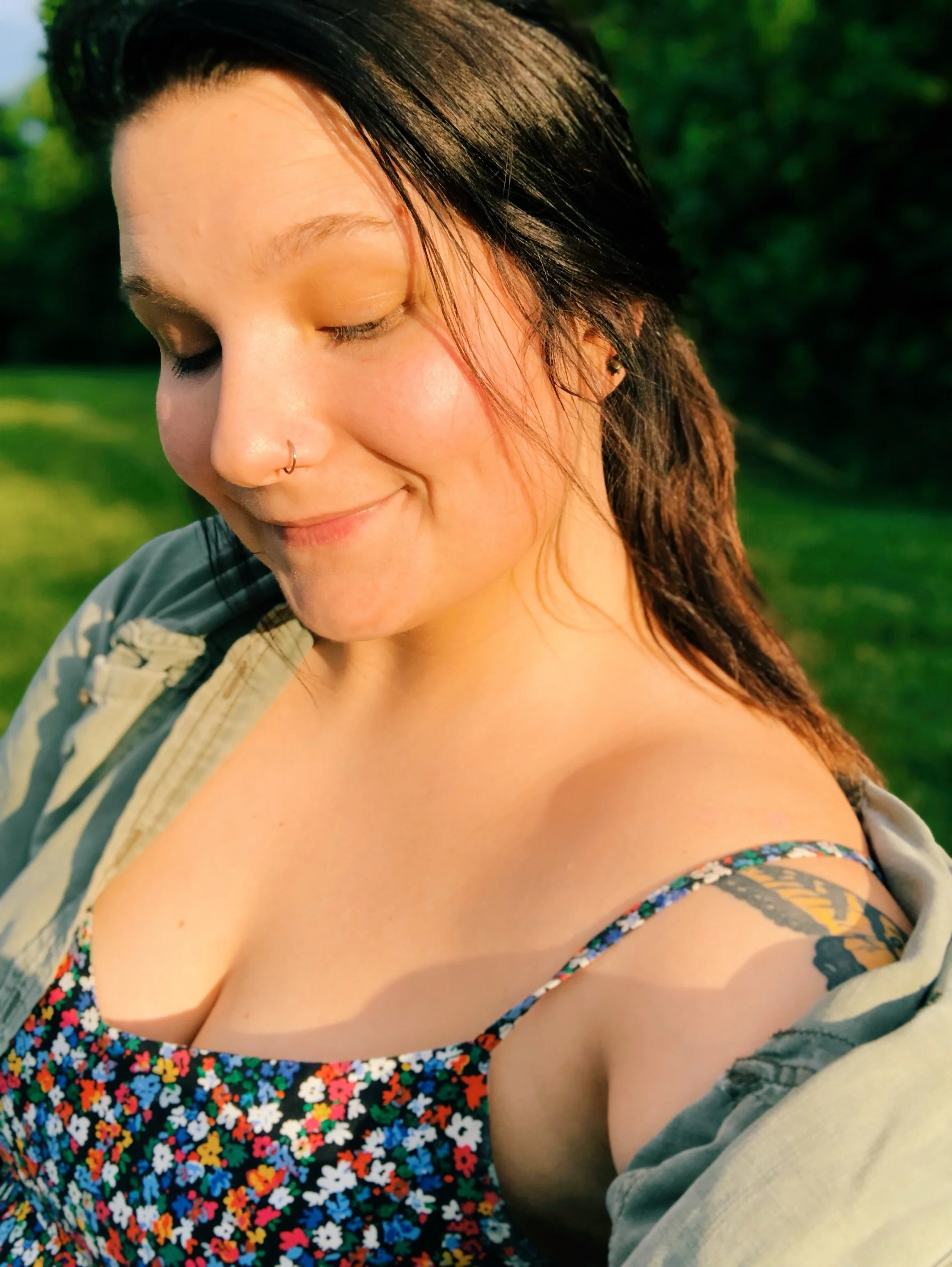 🌼 7 years ago, I lived somewhere that made me so happy.. but only for a little while.

The time I spent there though, I felt so &ldquo;me.&rdquo;

I&rsquo;d sit out by the lake, admire the swan that lives there, take pictures of flowers, pull cards,