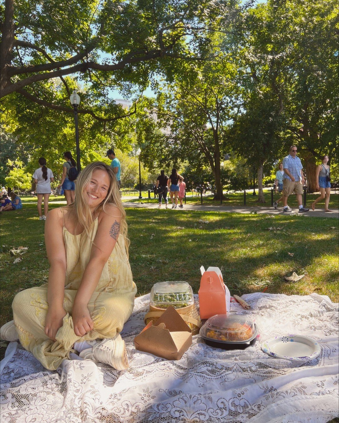 A picnic in the park?? Yes please!!​​​​​​​​
​​​​​​​​
And what pairs perfectly with a picnic? (Besides a perfectly sunny day)  A scavenger hunt. ​​​​​​​​
​​​​​​​​
So happy to have found @amazingco.me because I got to spend the day running around Back 