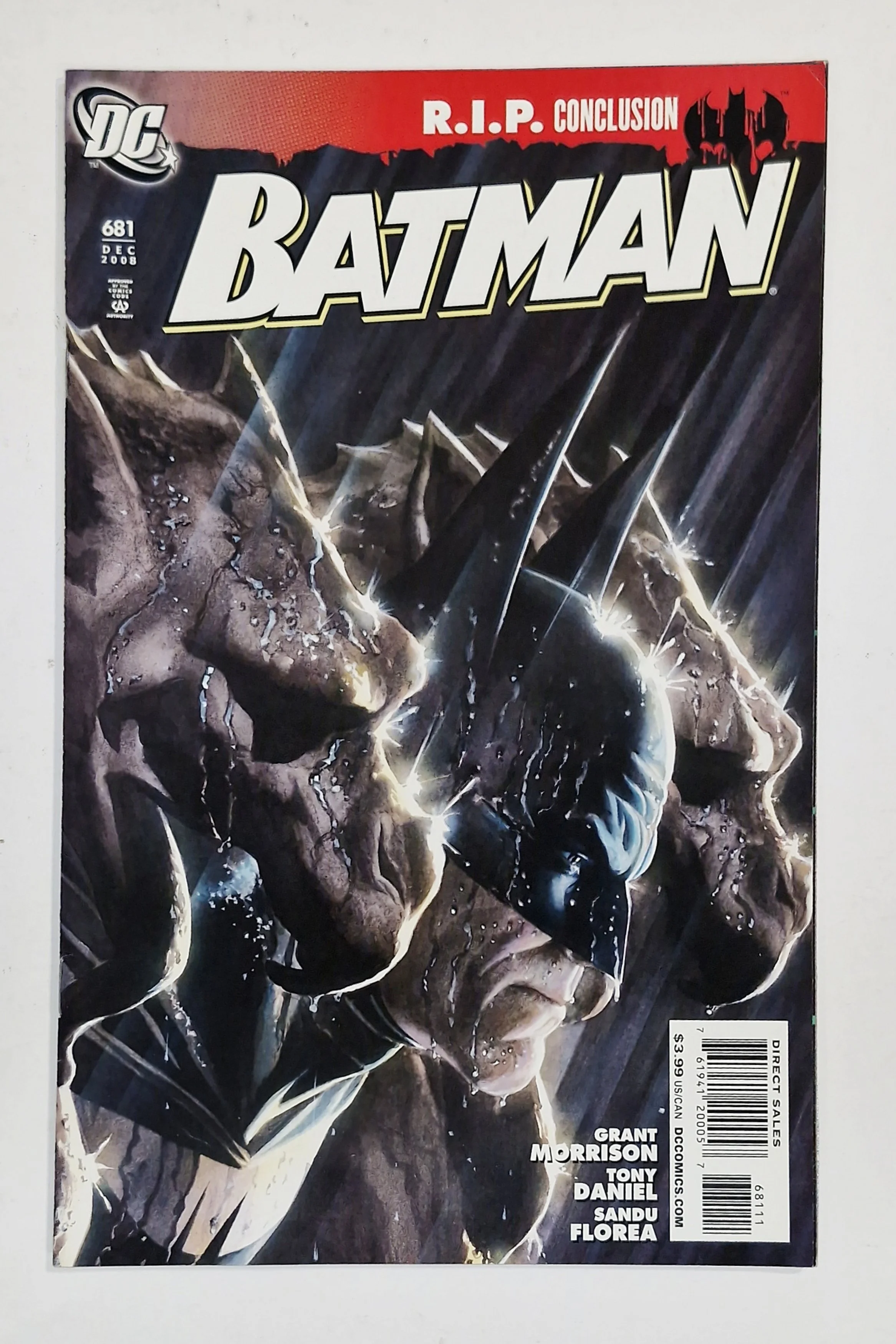 Batman (R.I.P. Conclusion) - 681  Dec  2008