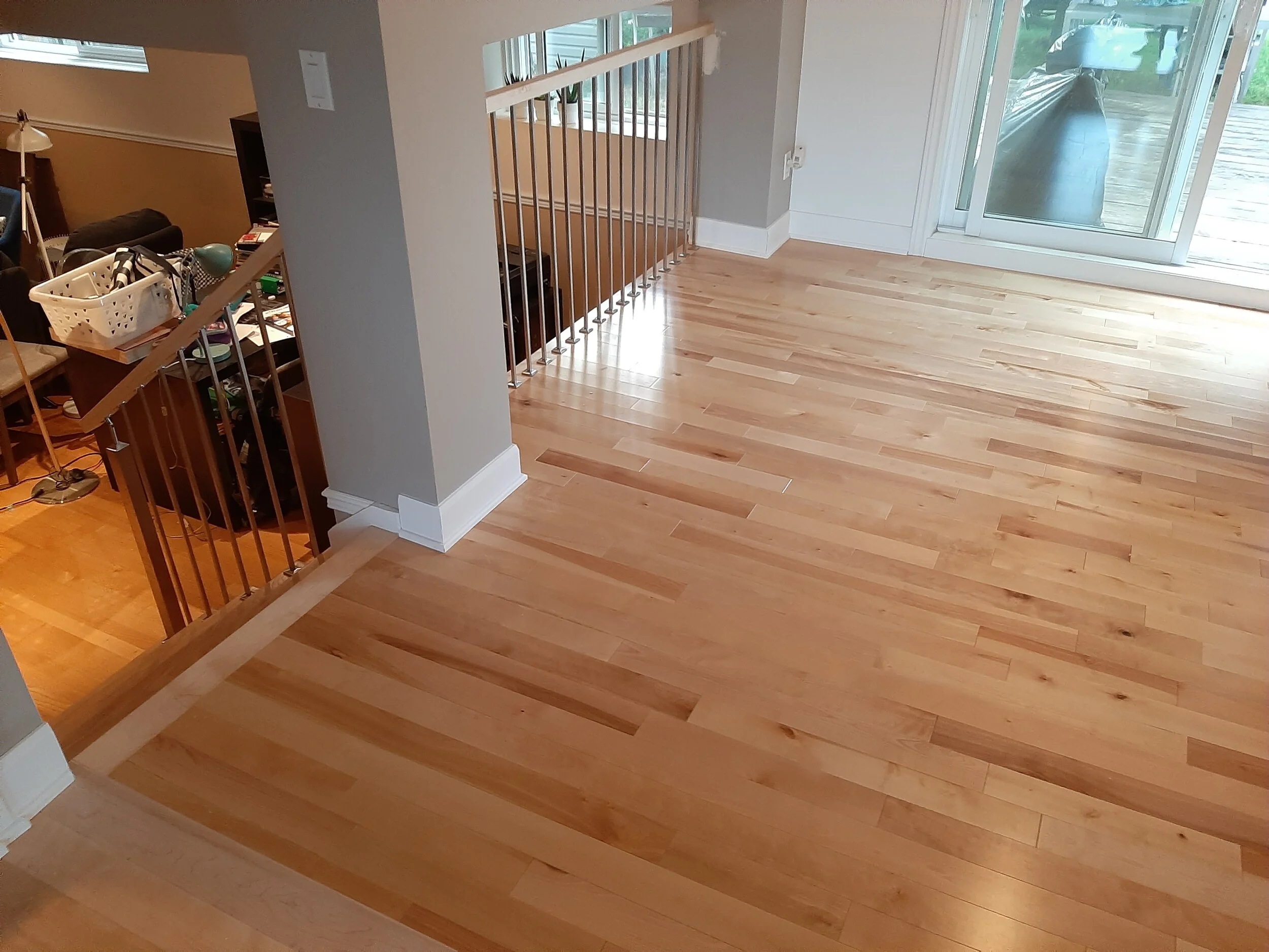 MKL Rénovation et Finition Inc. | Réalisation du plancher, de l'escalier et des rampes
