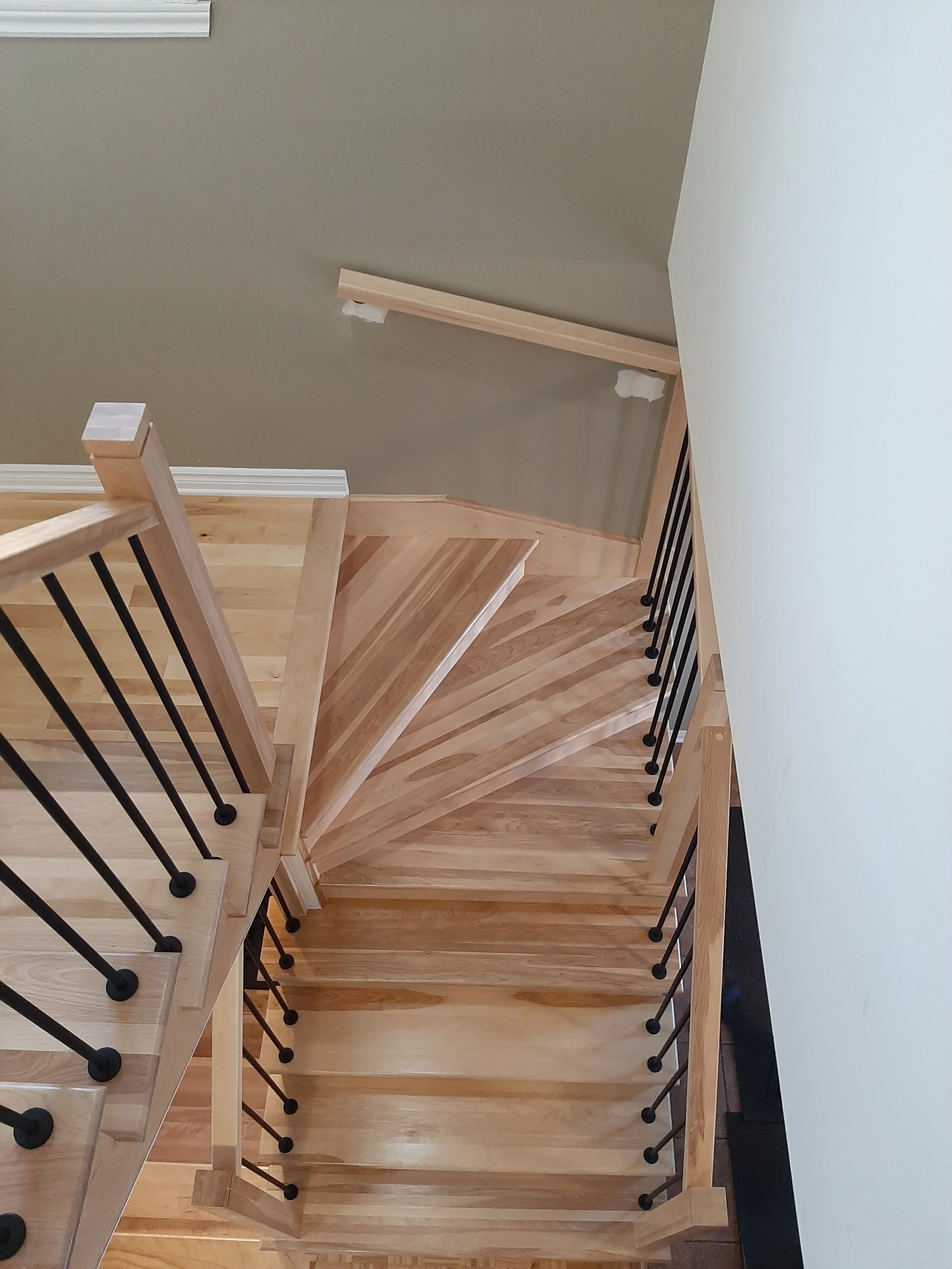 MKL Rénovation et Finition Inc. | Réalisation de l'escalier et des rampes