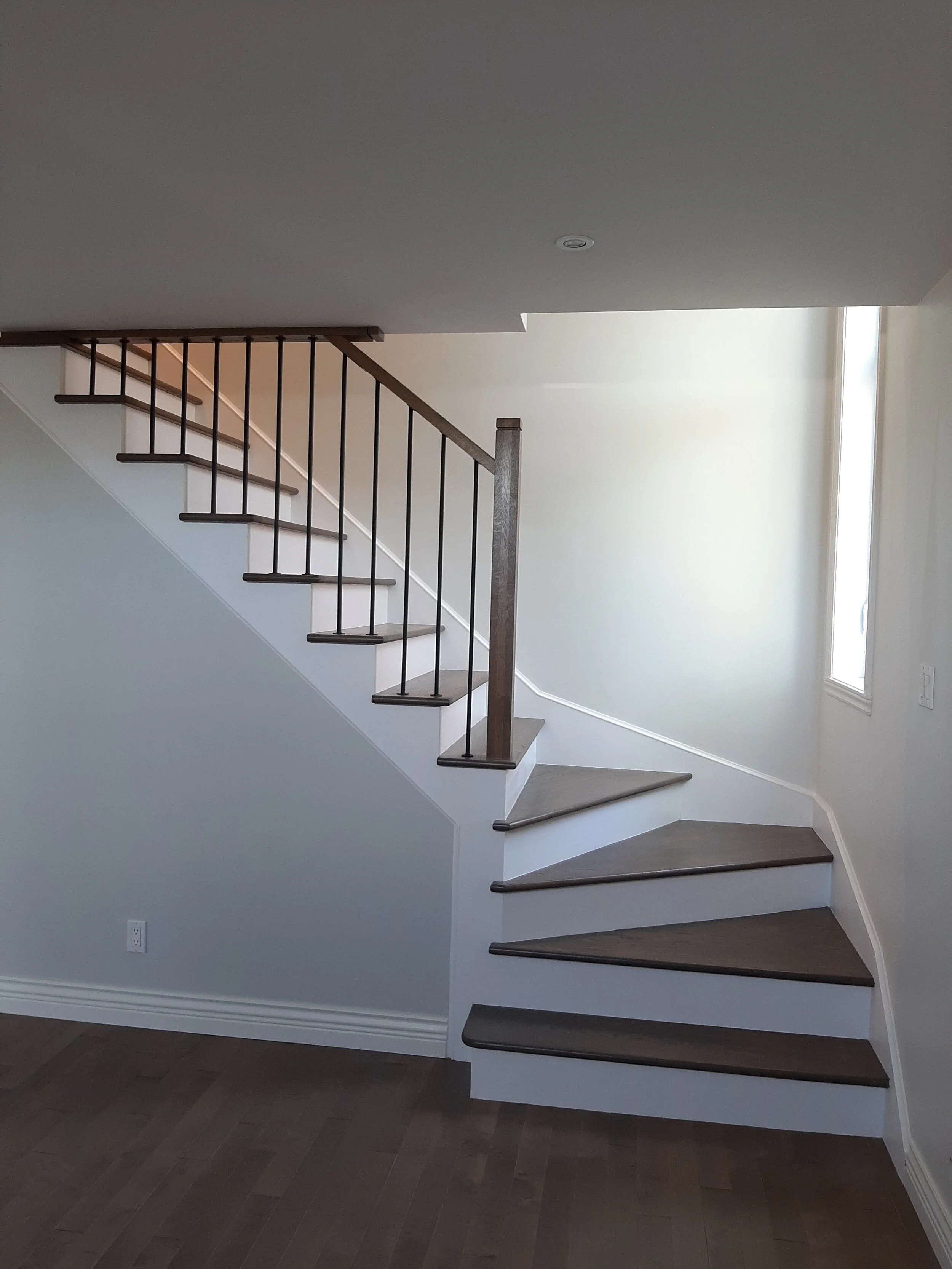 MKL Rénovation et Finition Inc. | Réalisation de l'escalier et des rampes