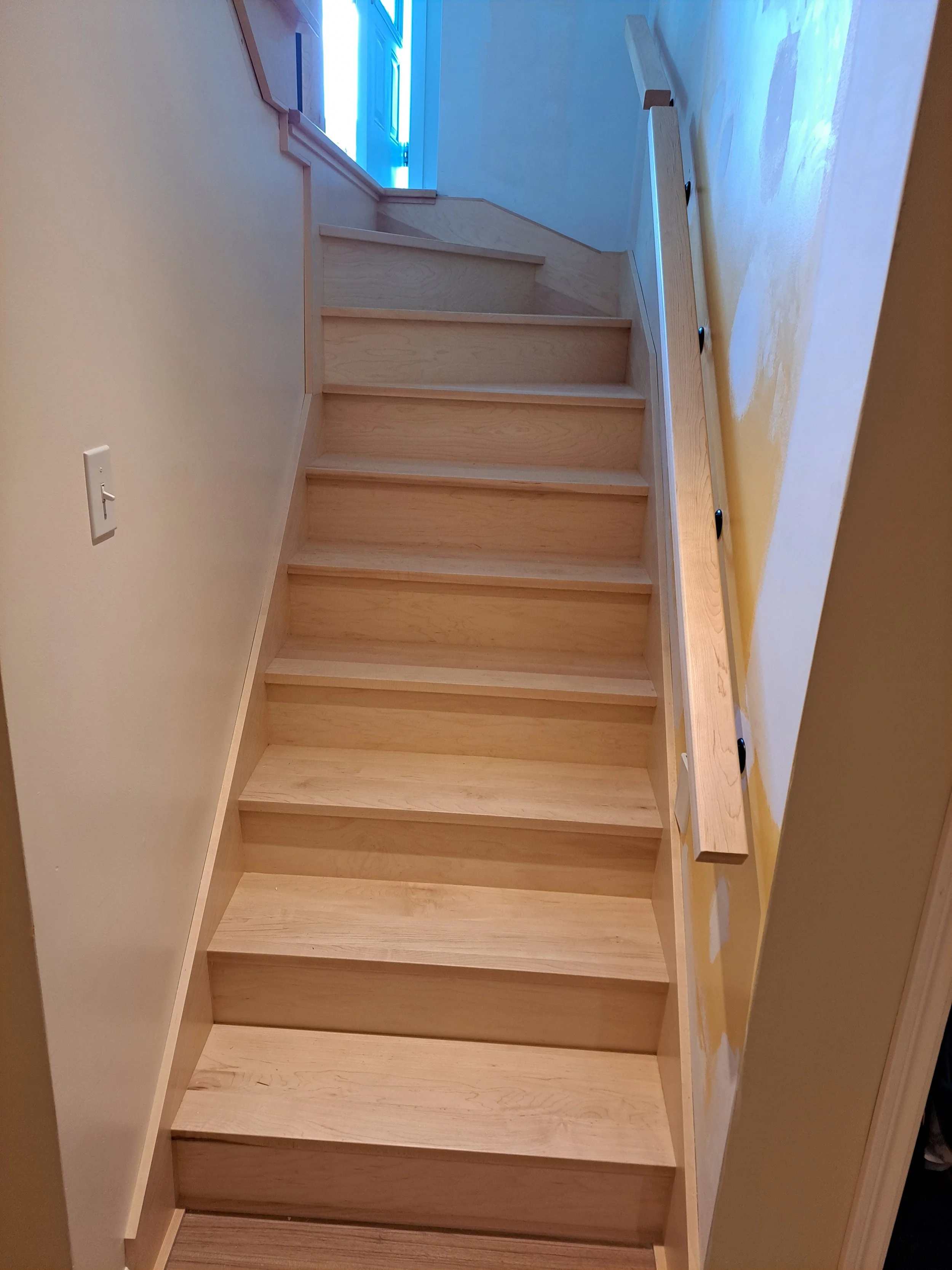 MKL Rénovation et Finition Inc. | Réalisation de l'escalier et de la rampe