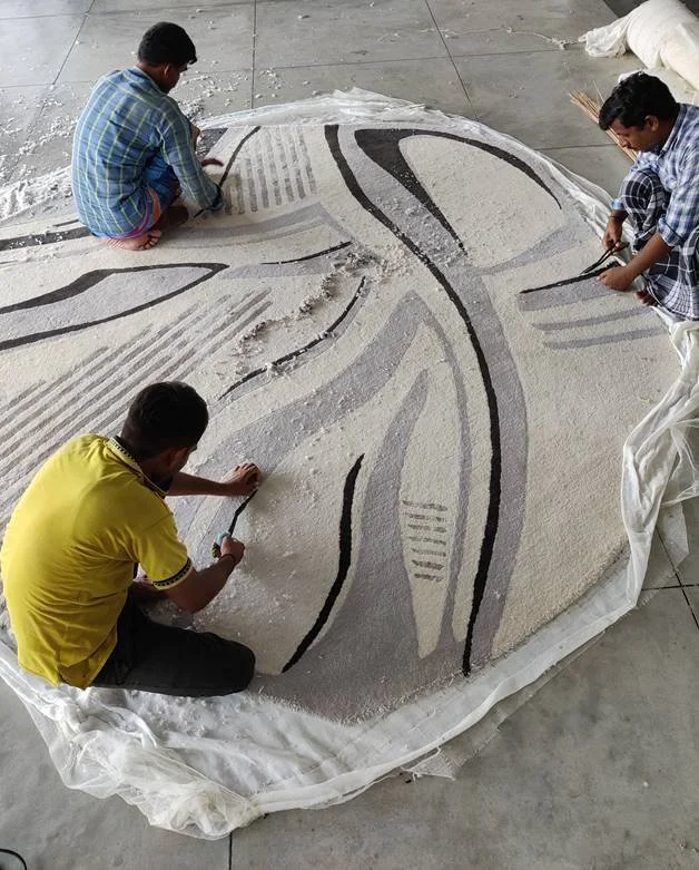 THE SHAPED RUG - AN UNDENIABLE STATEMENT PIECE