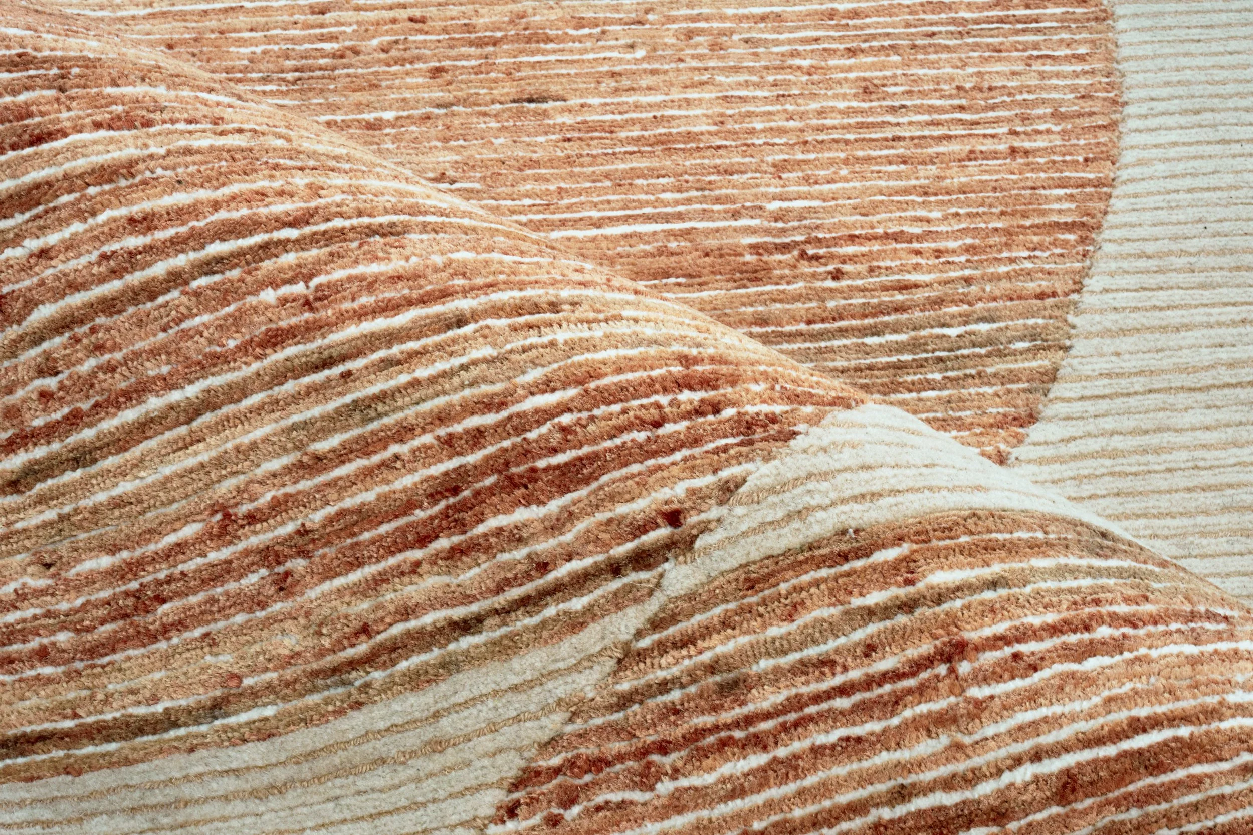 Lucent-Natural-Detail1-Handknotted-Loominary-CreativeMattersInc.jpg