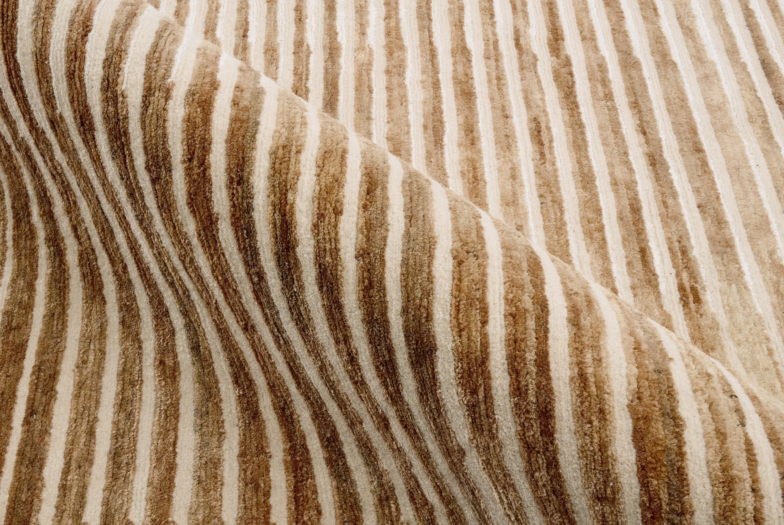 Stria-Natural-Detail1-Handknotted-Loominary-CreativeMattersInc.jpg