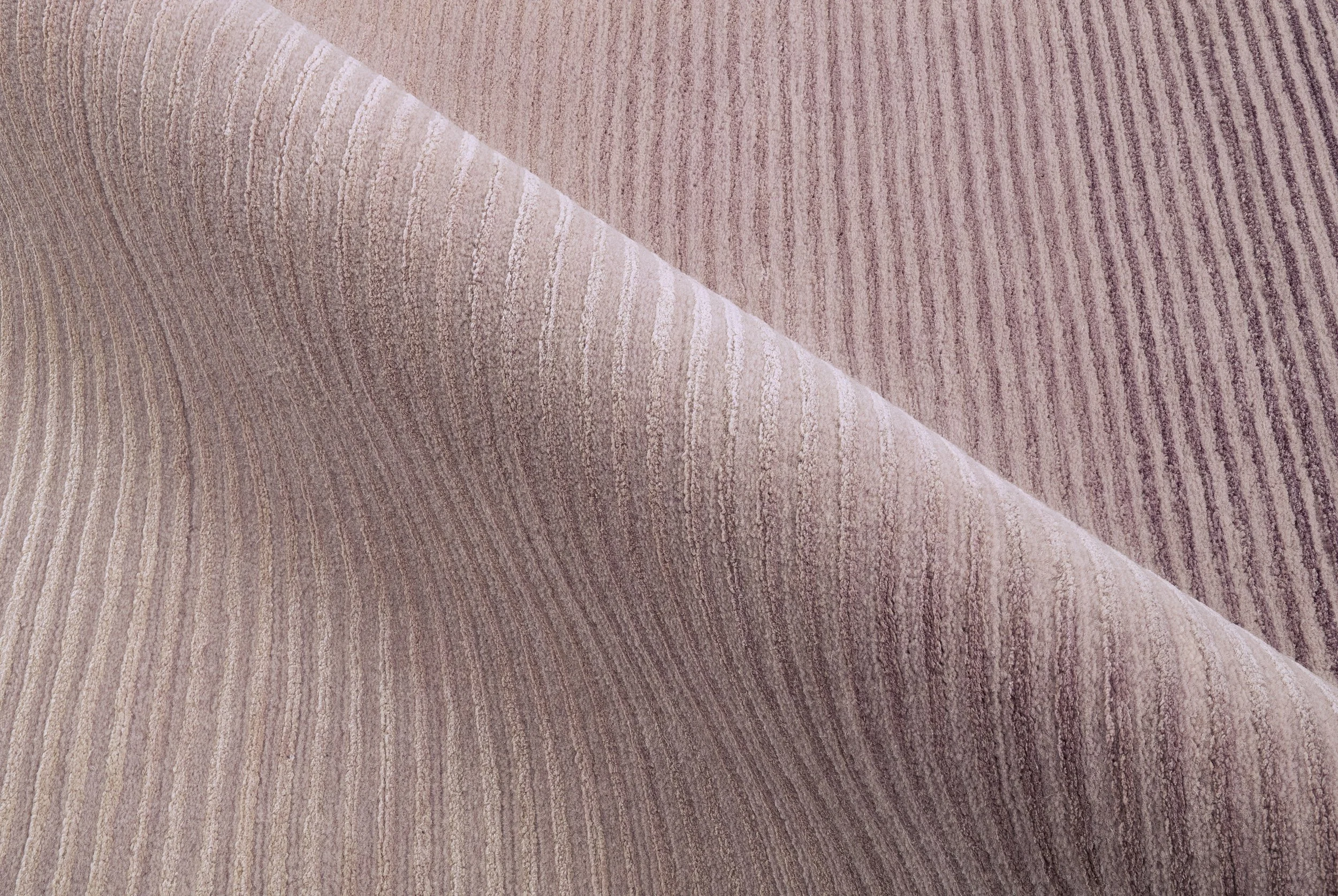 Lucent-Amethyst-Detail1-Handknotted-Loominary-CreativeMattersInc.jpg
