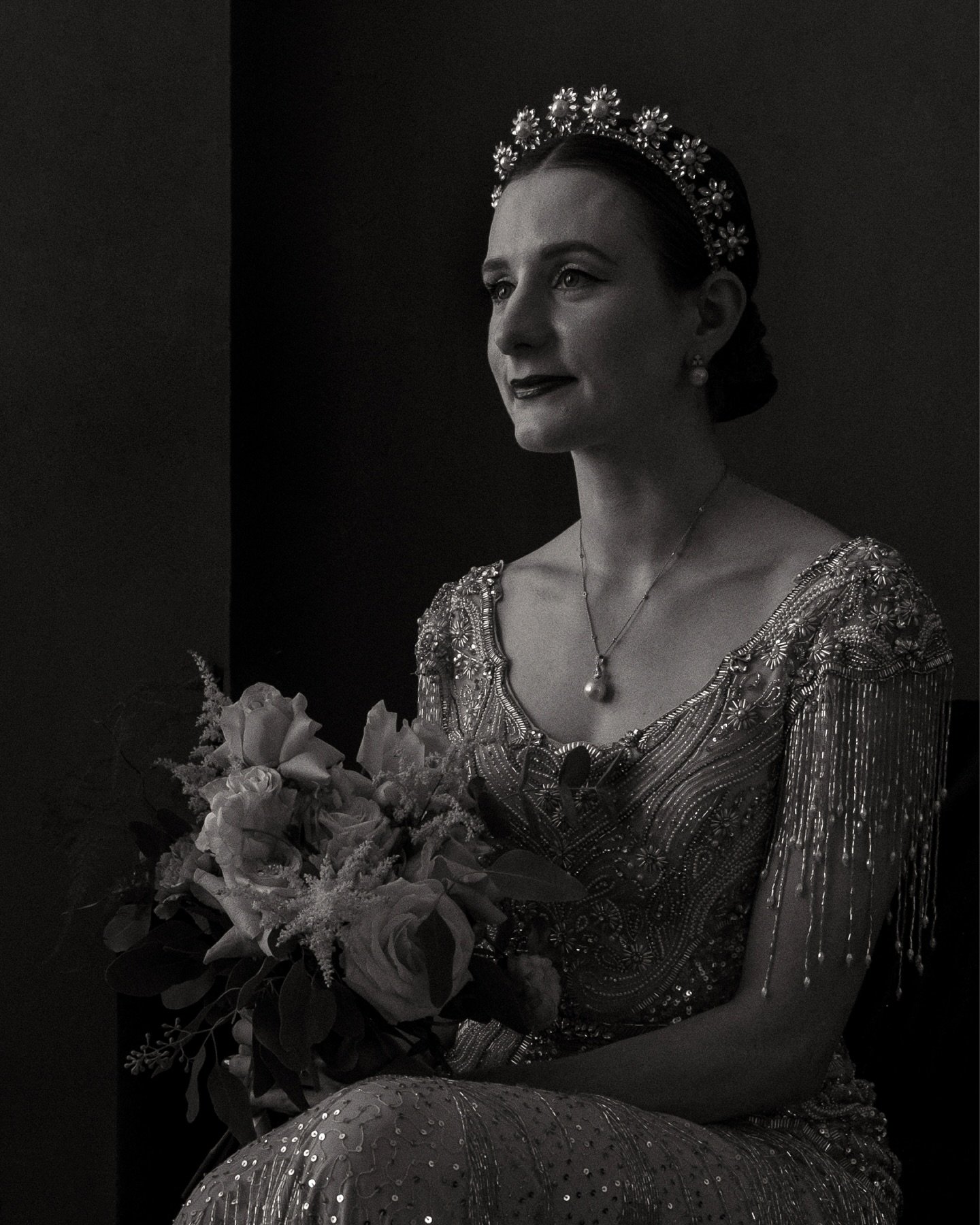 A&amp;T in London | Part One 🇬🇧💍✨

When the bride looks THIS good, you just know it&rsquo;s gunna be a beautiful day! I&rsquo;m sorry but can we all just take a moment for Amelia in this dress?! GIRRRRRRLLLL 😍😍😍😭👀🤯

Anyhoooo&hellip; We start