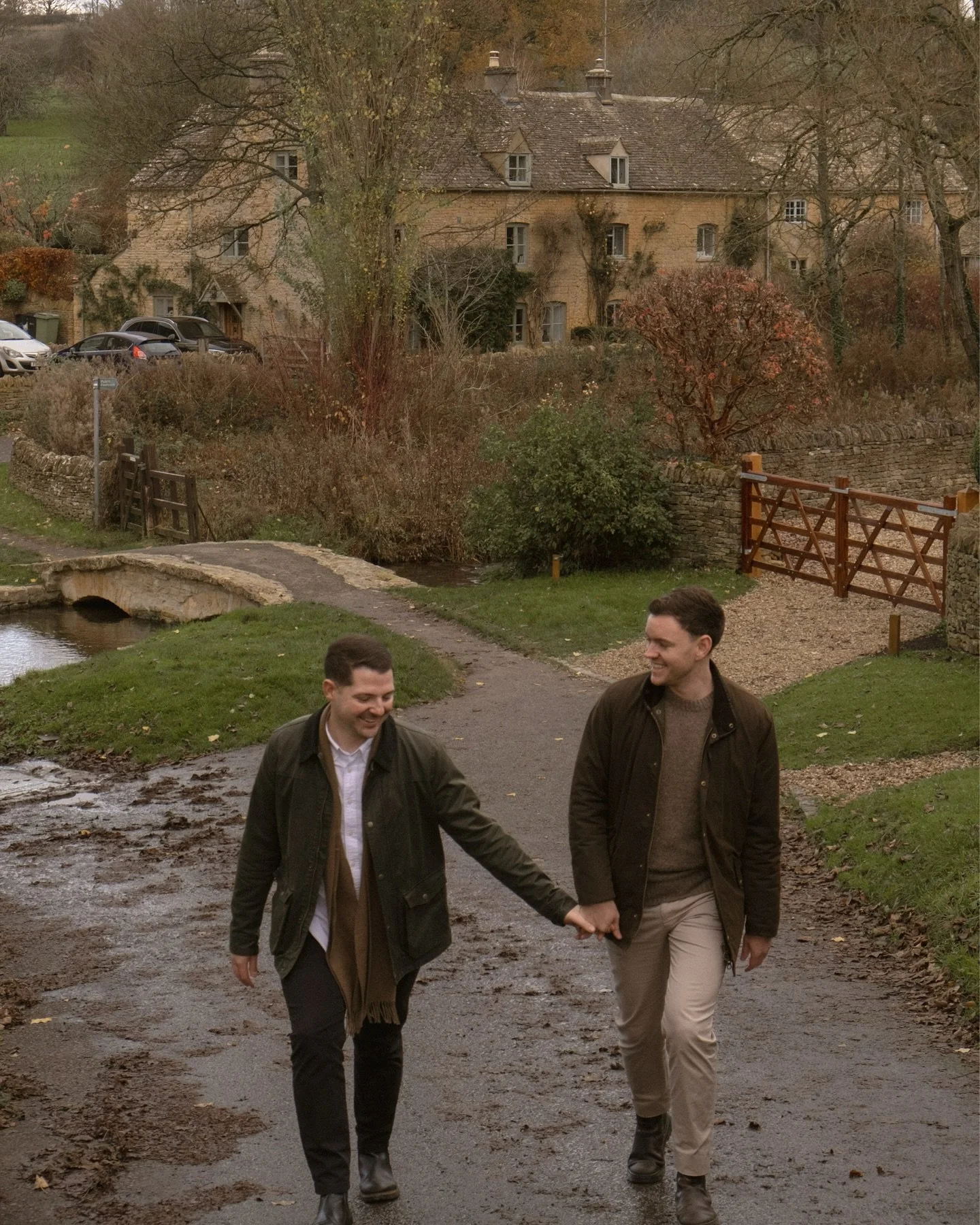 Pearse &amp; Shane in The Cotswolds 🍂💍🧡✨

When Pearse got in contact last week and told me he was planning to propose to Shane in the village I live in, I just knew we had to go for a local countryside walk together to celebrate.

We chose to walk
