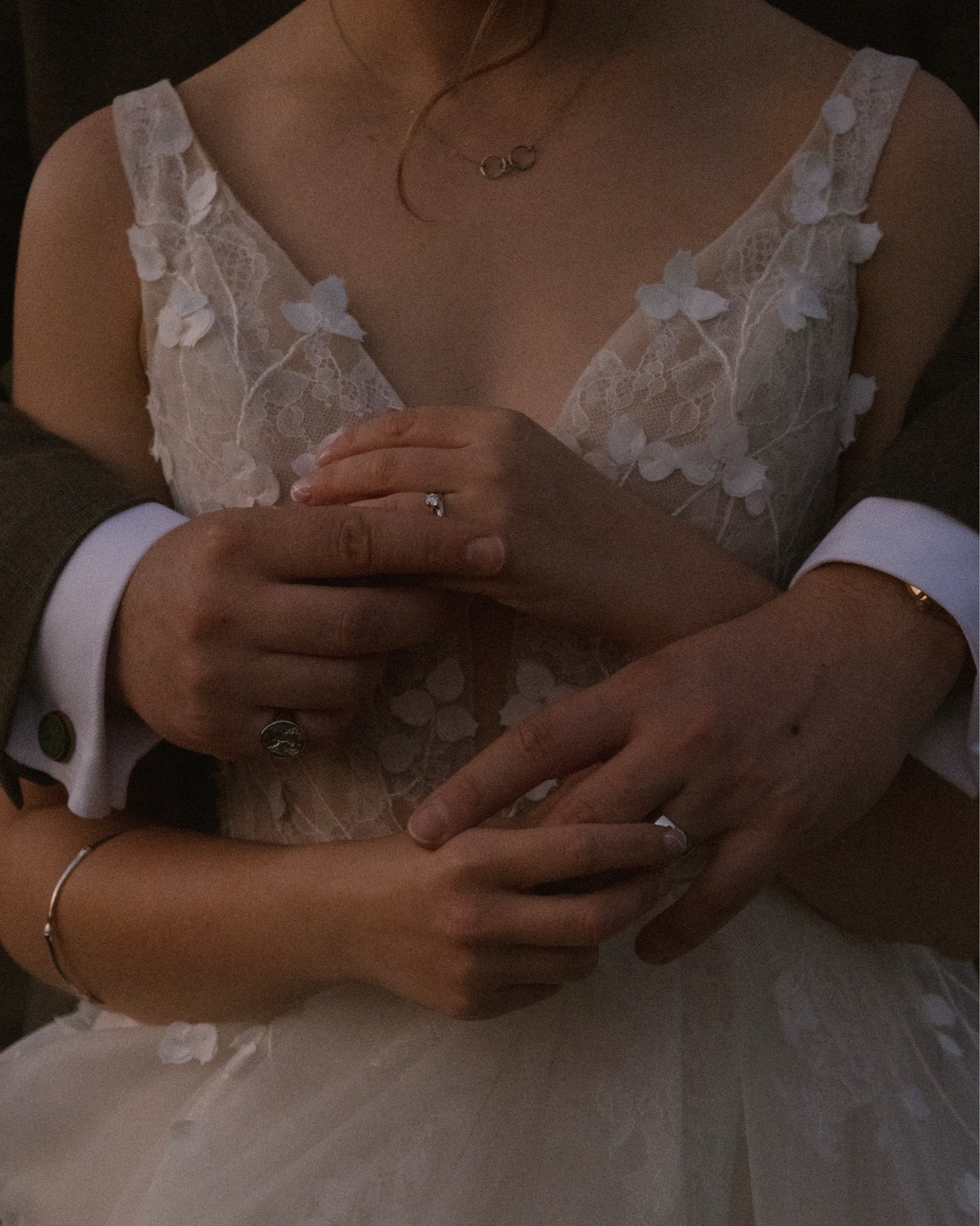 Currently in the midst of editing the final gallery for S&amp;A&rsquo;s wedding at @thewarrenestate_weddings and couldn&rsquo;t help but share a few of my favourites from their sneak previews 🥹

This was honestly one of the most heartfelt days I hav