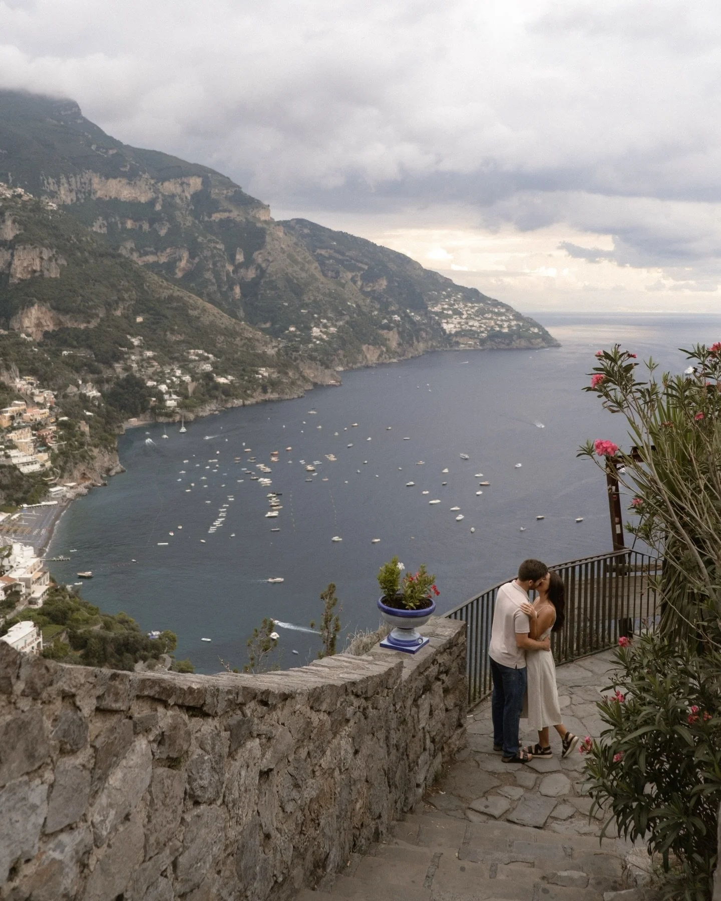 Grabbing gelatos in Positano 🍋🇮🇹✨

When E&amp;J booked me for their elopement on the Amalfi Coast, I was so ridiculously excited to head to Positano and take them on a tour of all the spots I love including @yummypositano for the infamous lemon so