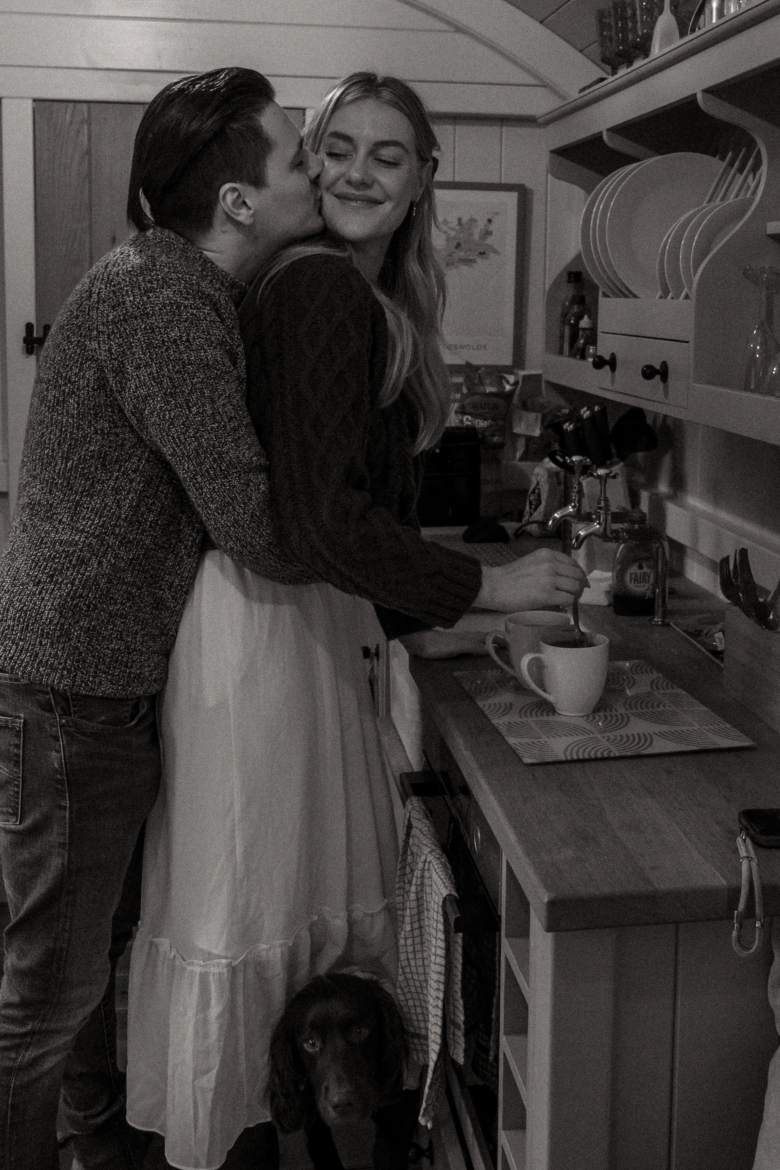 Storytelling and cinematic photographer. Engagement and couples photography in The Cotswolds, UK. Destination wedding photography