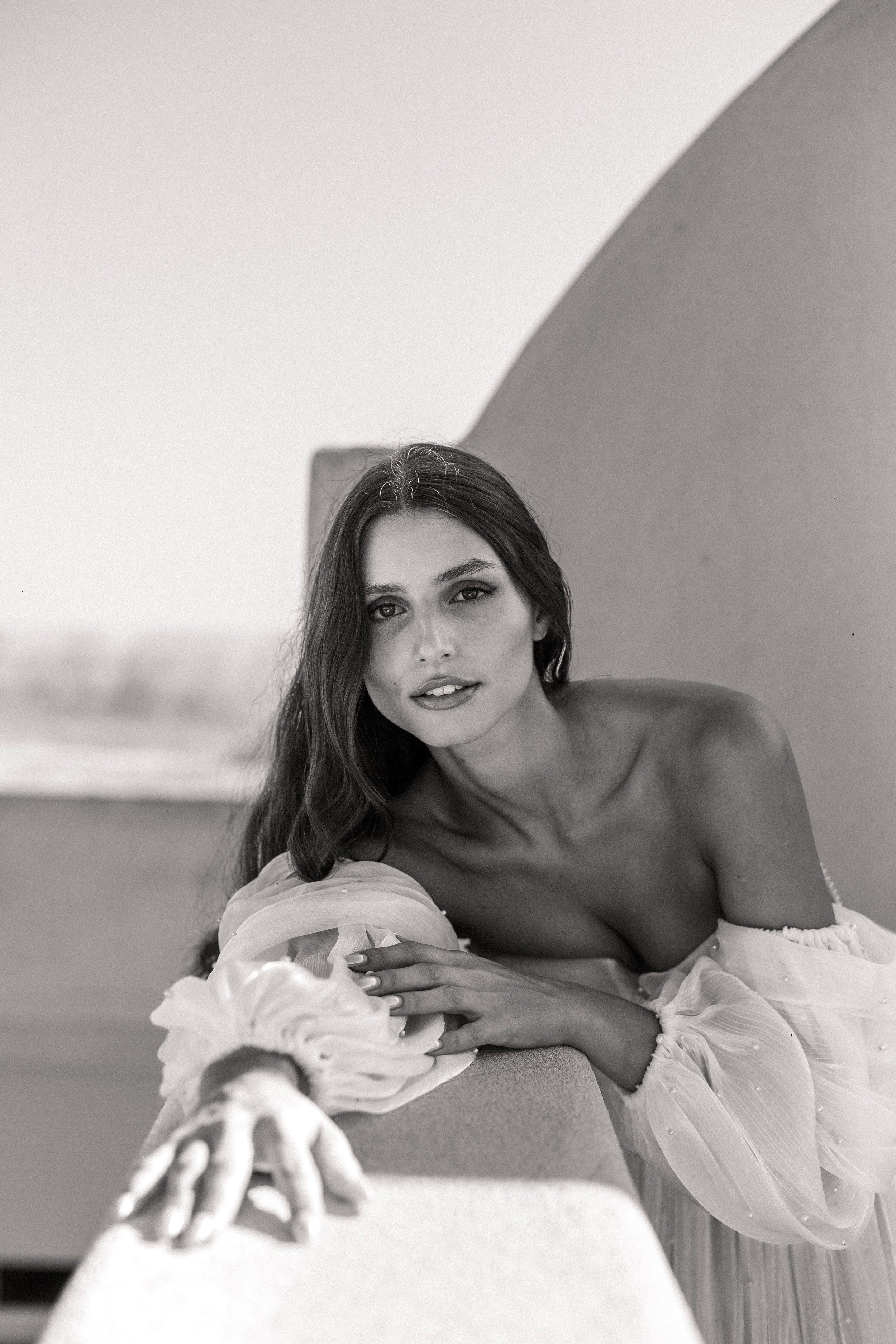 Bridal editorial photography in Santorini with Vera Wang, Pronovias and Dream by Savin