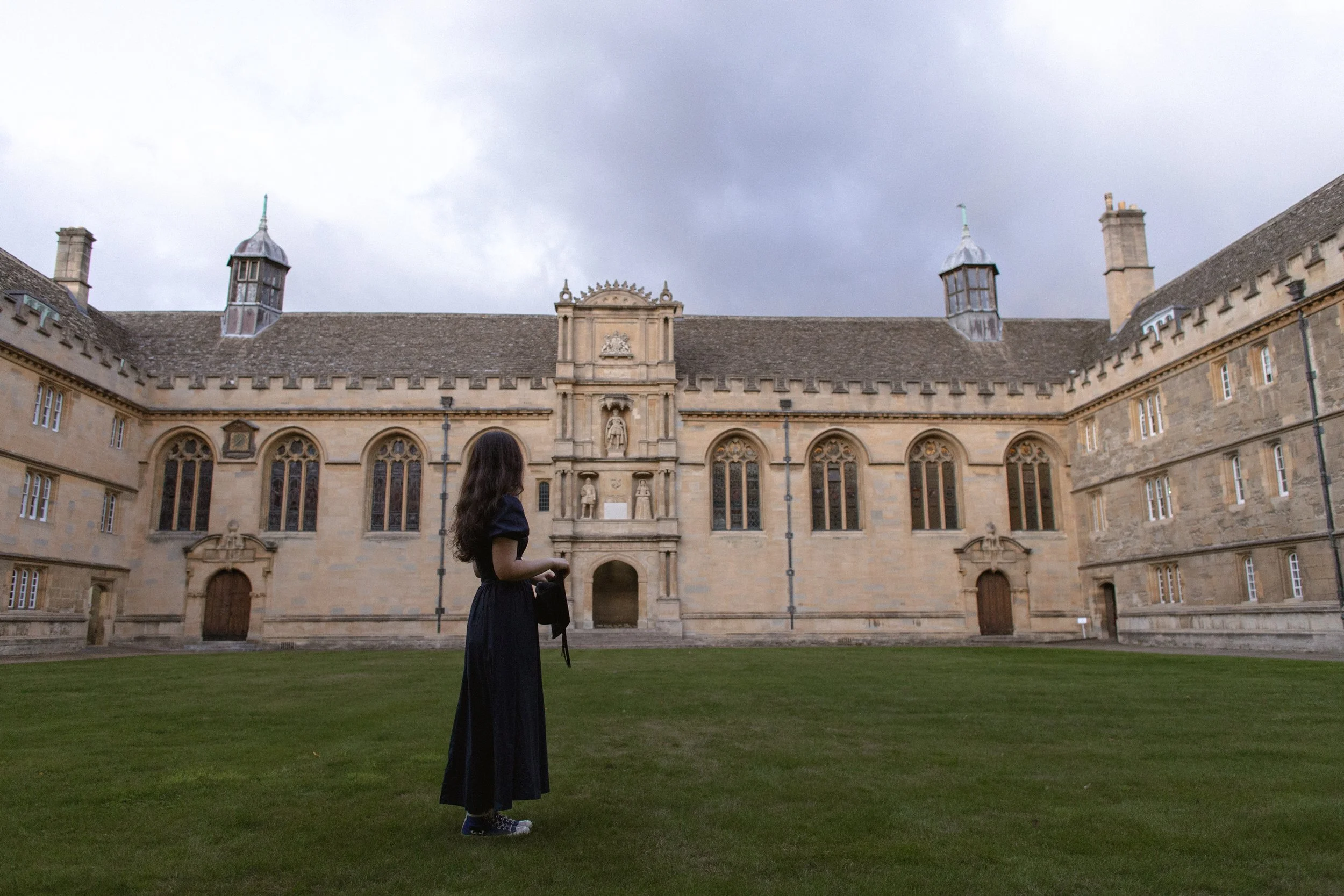 Oxford graduate. Oxford graduation photography in the UK. Graduation photographer