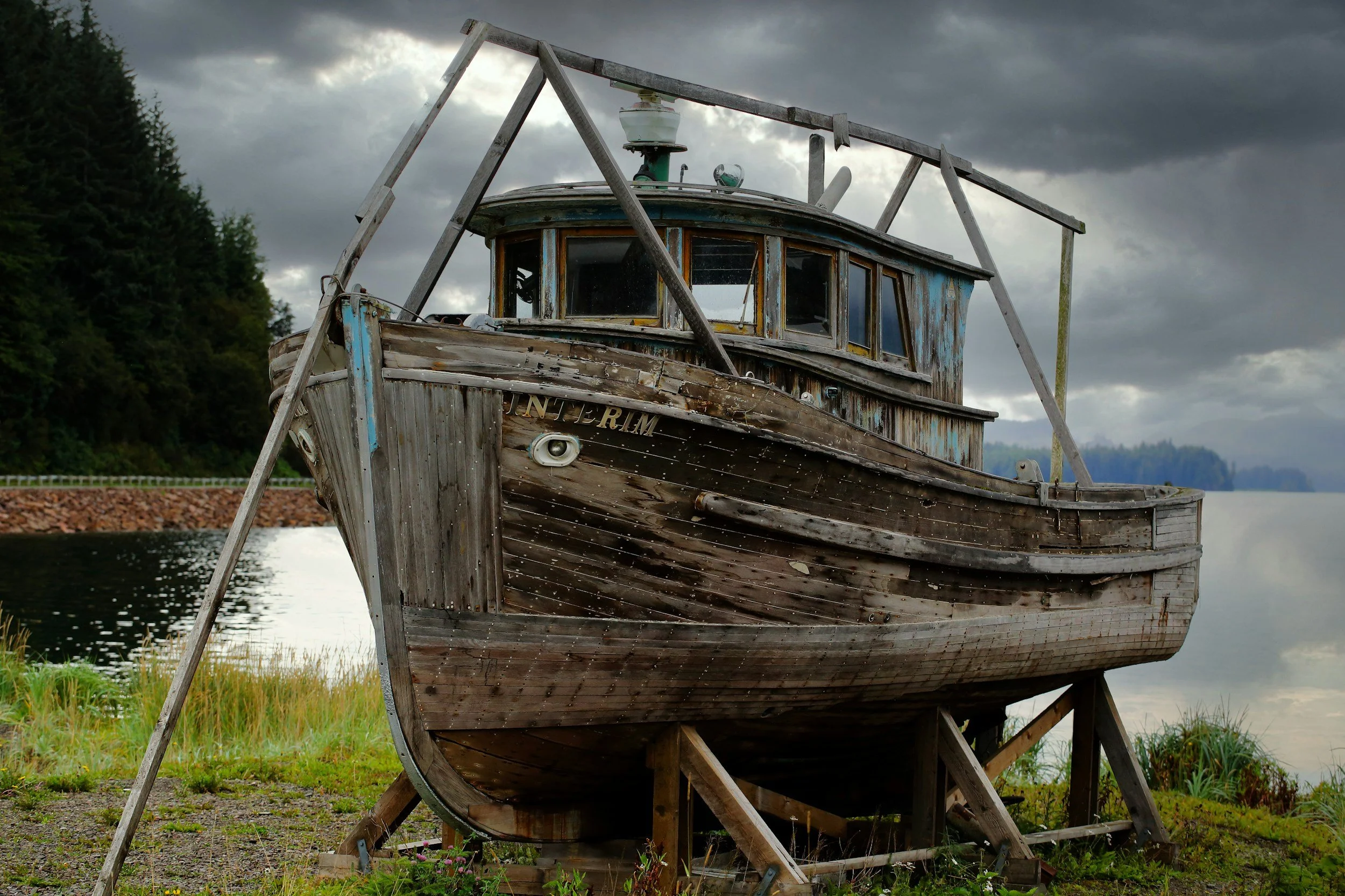 Does the Bible contradict itself on the flood?