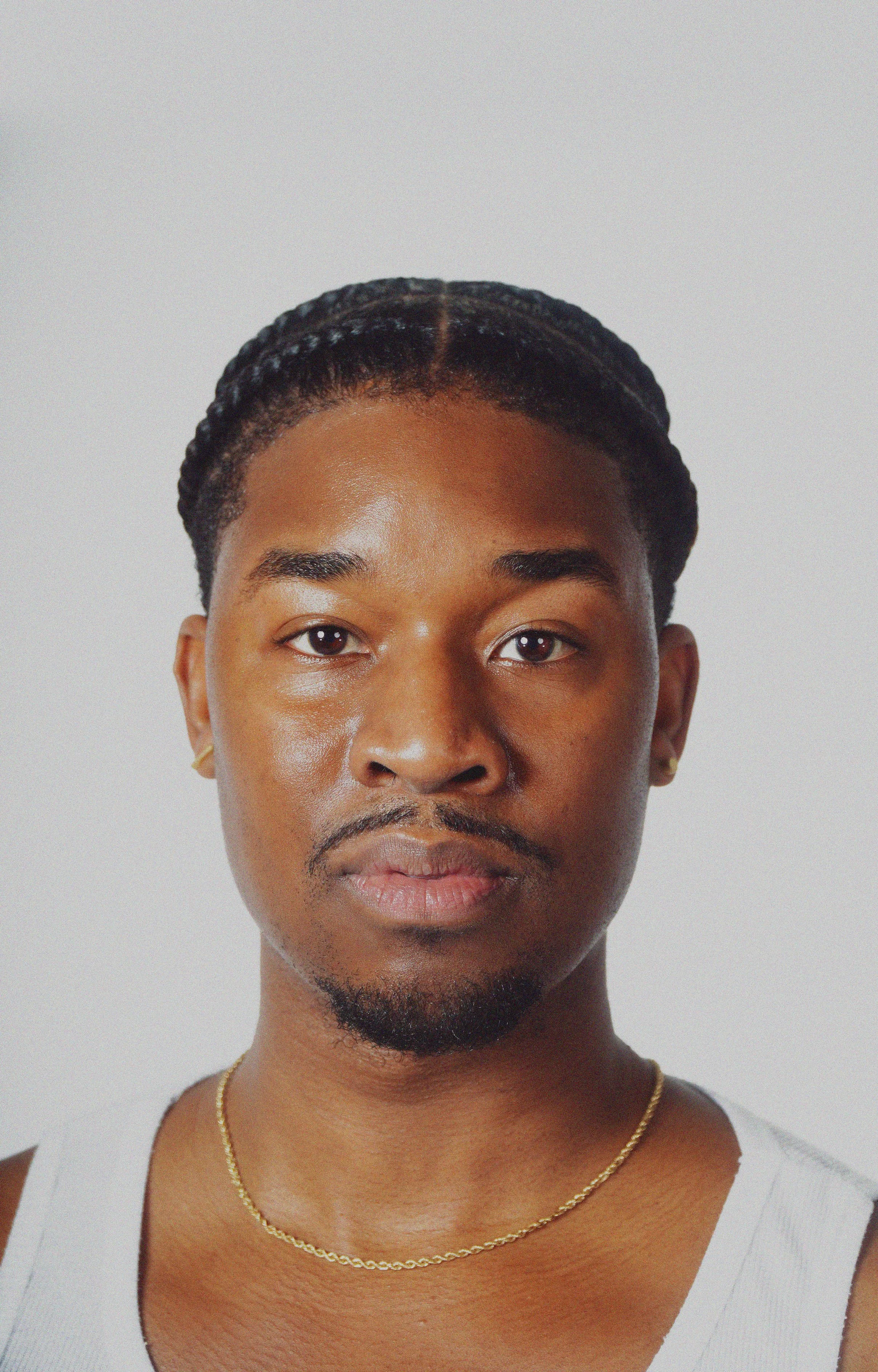 Joseph Valenté A Good Time Close headshot\.JPG