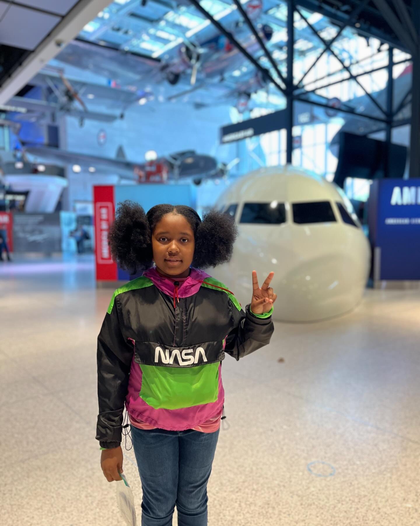 This budding astronaut dressed the part! 🚀🛰️🪐

From learning about various flight inventions to building their very own rocket, students from Whitlock ES (@whitlockbears_es) got an up close look at the wonders inside the National Museum of Air and