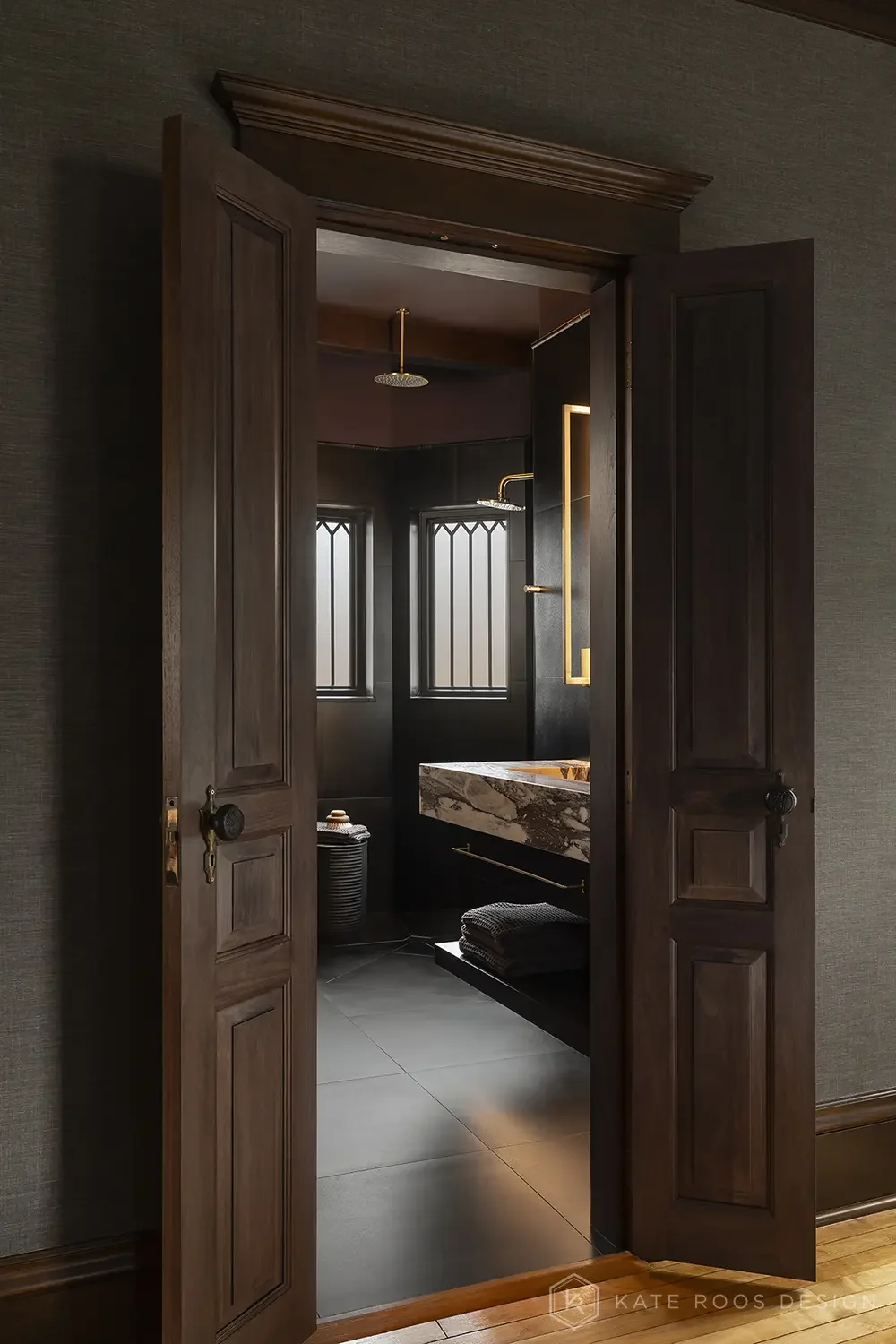 KateRoosDesogn-MinneapolisInteriorDesign-BathroomDoorway_.webp
