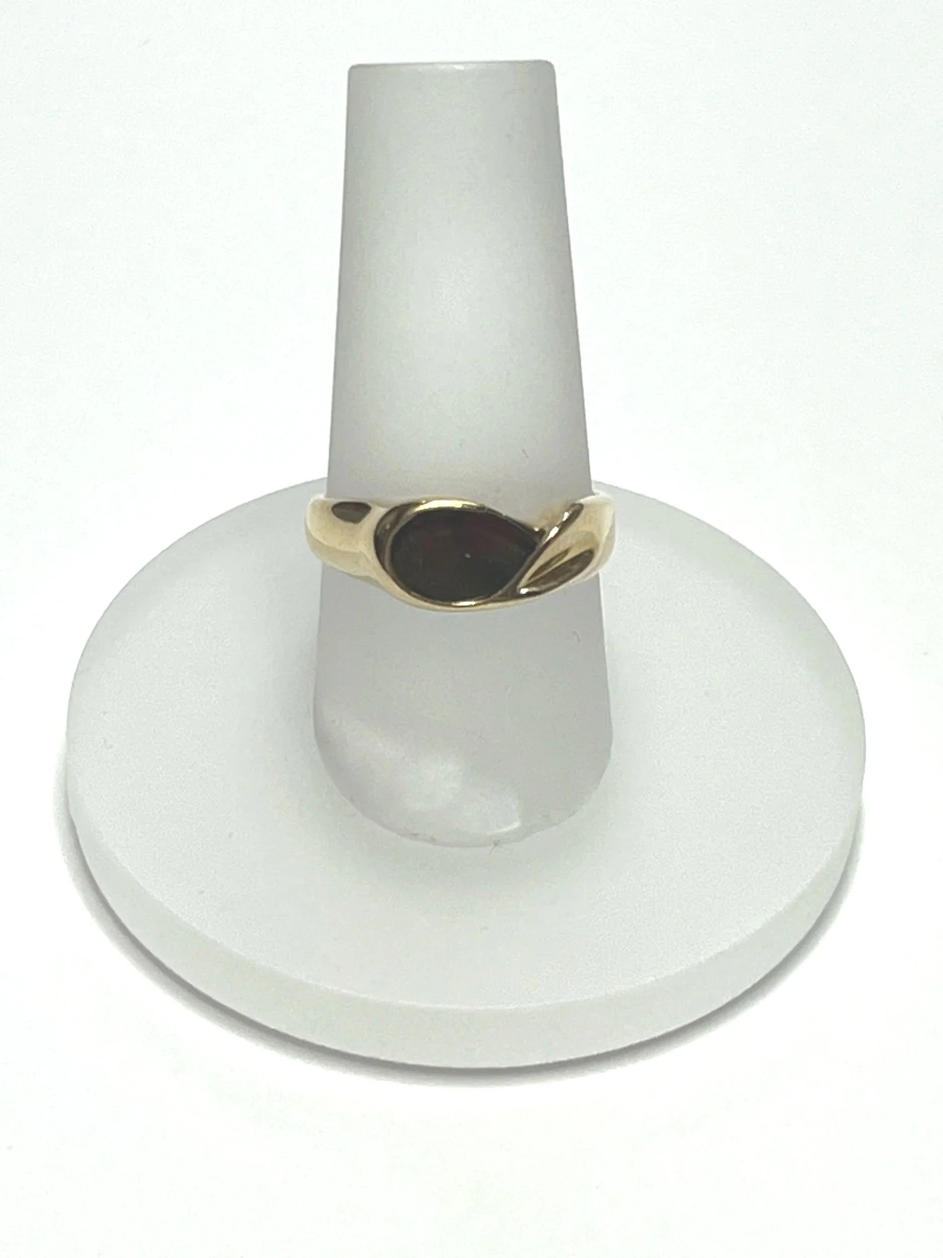 250.  Lady's polished 18K yellow gold, ammolite triplet ring, size 6.5, 3.91 grams, stamped 18K, in very good condition. Appraisal Certificate included Value $1790.