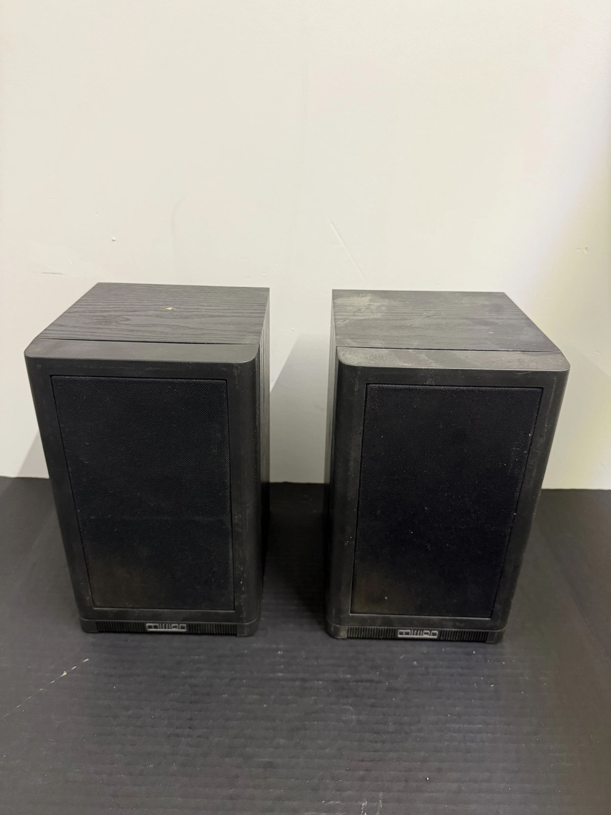 198.  Misson 760i bookshelf speakers, not tested, as is smoking environment